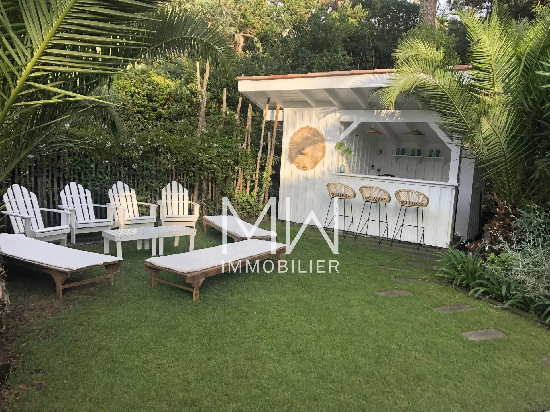 BEAUTIFUL VILLA WITH POOL – CAP FERRET – SLEEPS 10