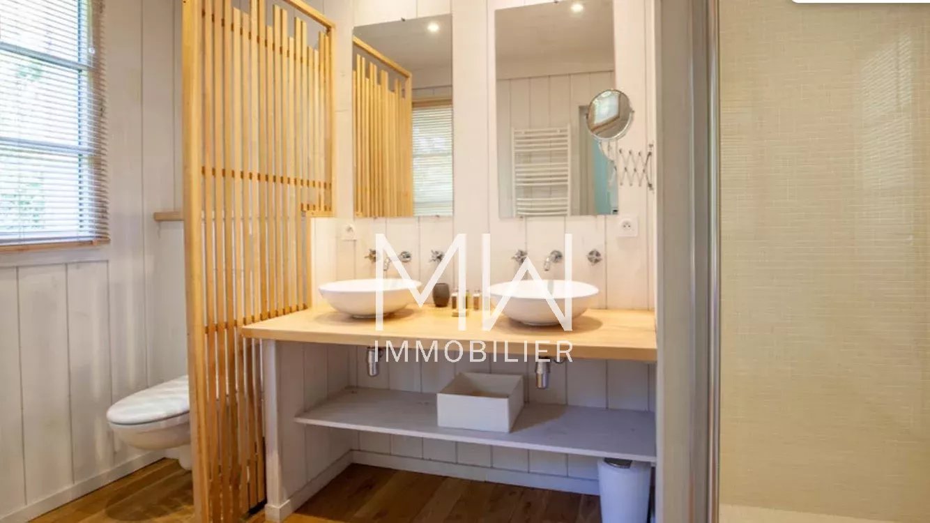 BEAUTIFUL VILLA WITH POOL – CAP FERRET – SLEEPS 10