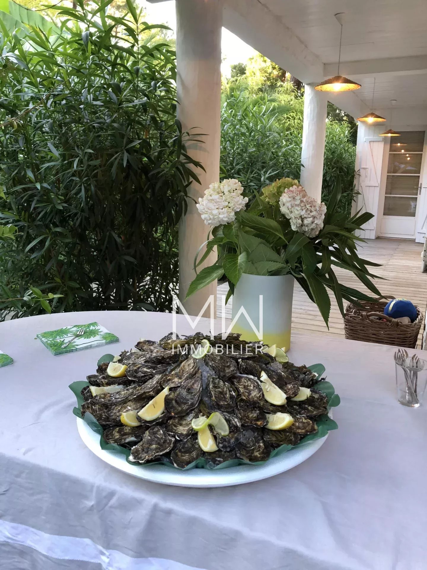 BEAUTIFUL VILLA WITH POOL – CAP FERRET – SLEEPS 10