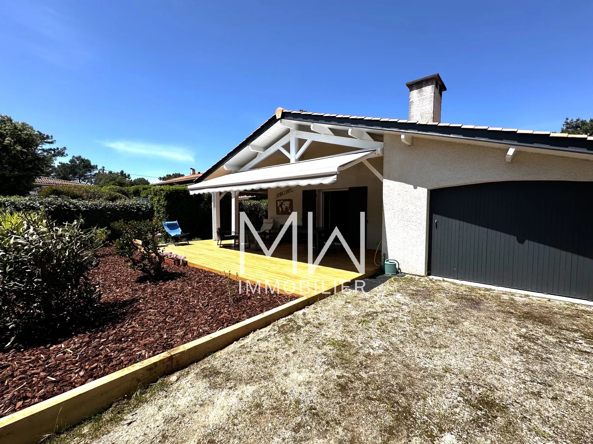 CHARMING VILLA WITH POOL IN THE HEART OF CAP FERRET – SLEEPS 6