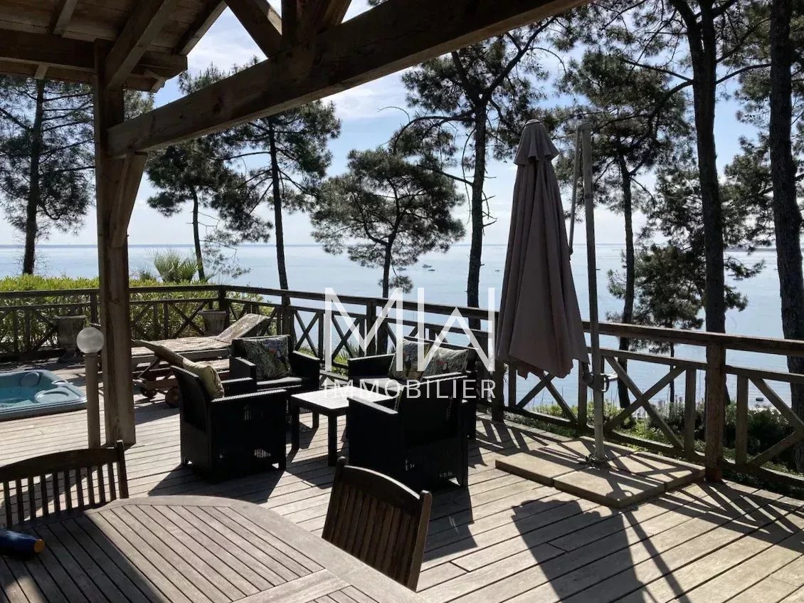 VILLA WITH VIEW AND JACUZZI – PETIT PIQUEY – SLEEPS 10