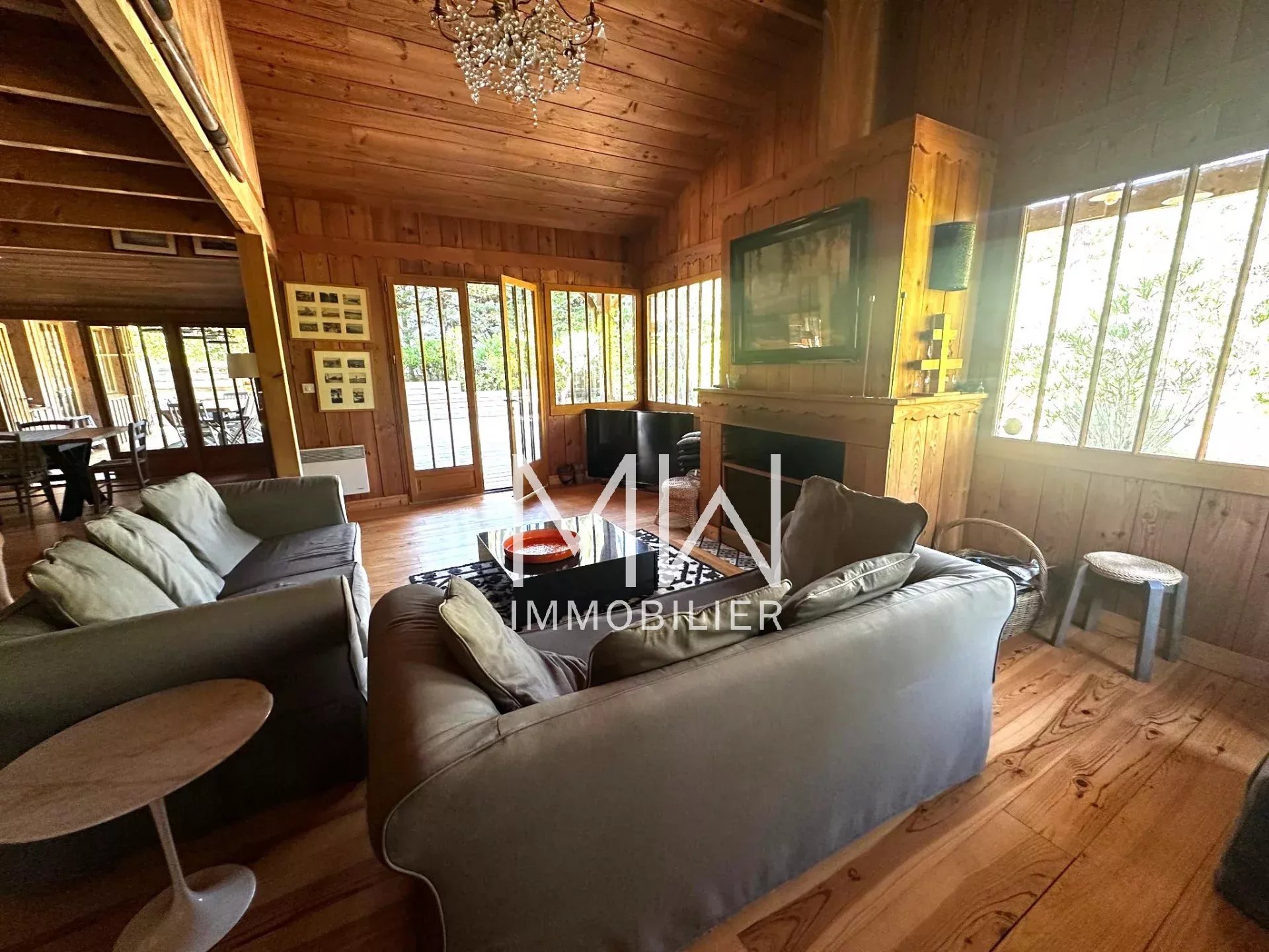 VILLA BOIS AVEC PISCINE – LE CANON – 10 COUCHAGES