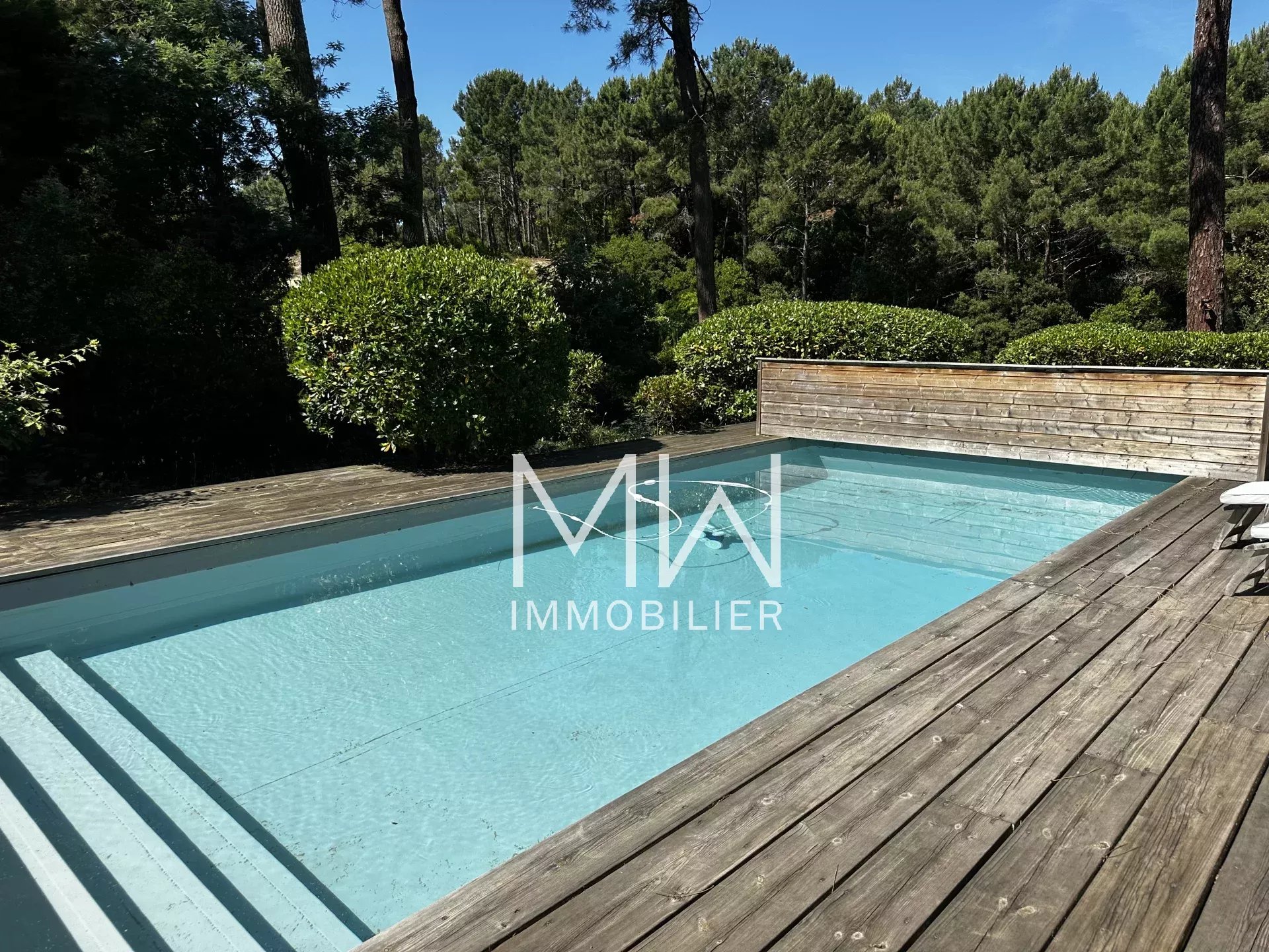 VILLA BOIS AVEC PISCINE – LE CANON – 10 COUCHAGES