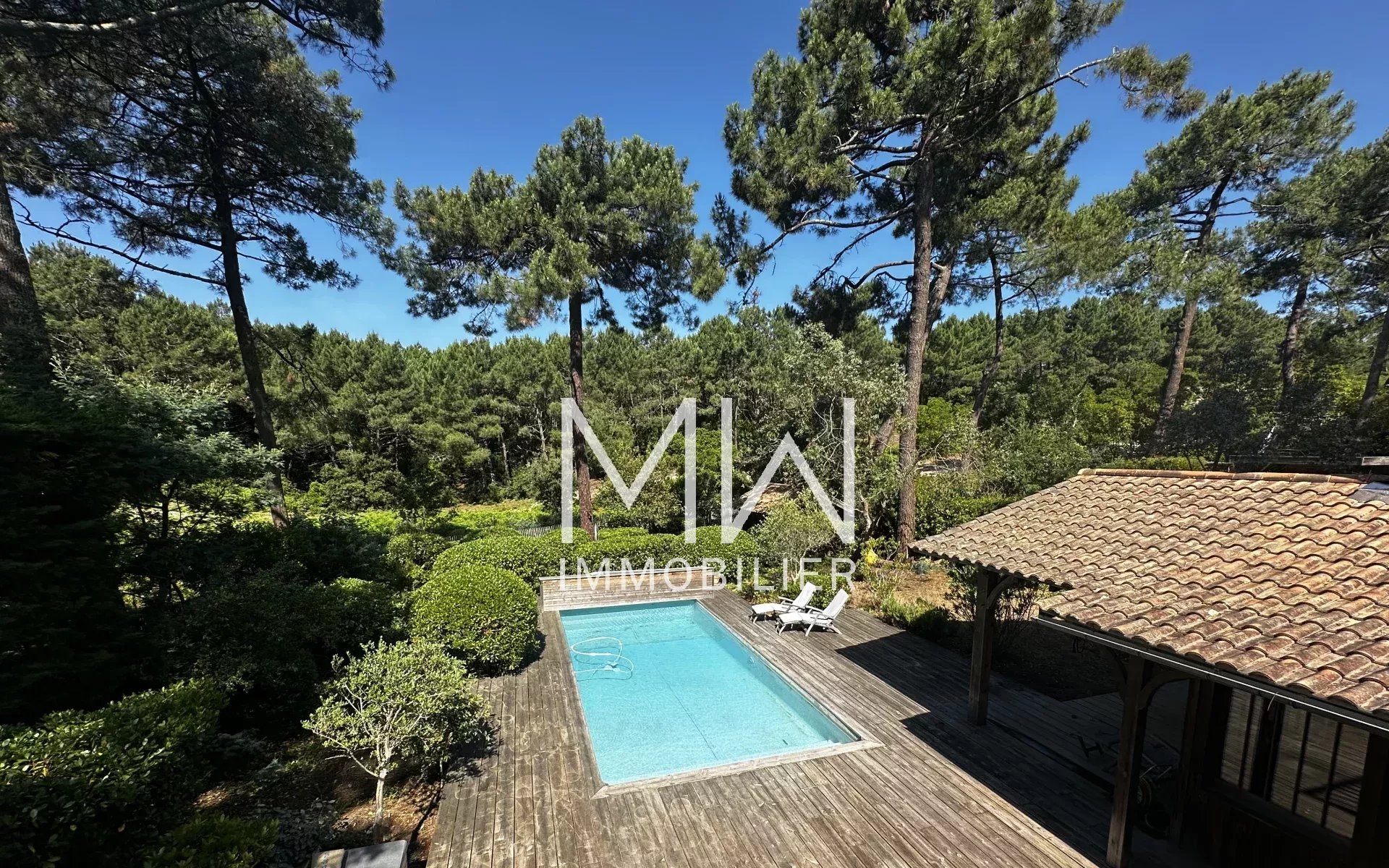 VILLA BOIS AVEC PISCINE – LE CANON – 10 COUCHAGES