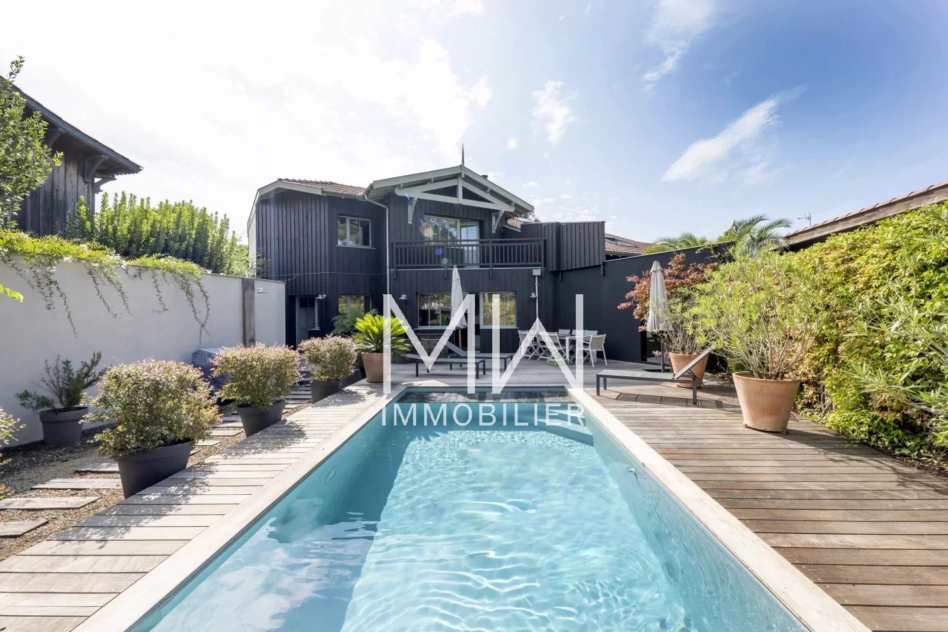 VILLA BOIS AVEC PISCINE – CAP FERRET – 6 COUCHAGES