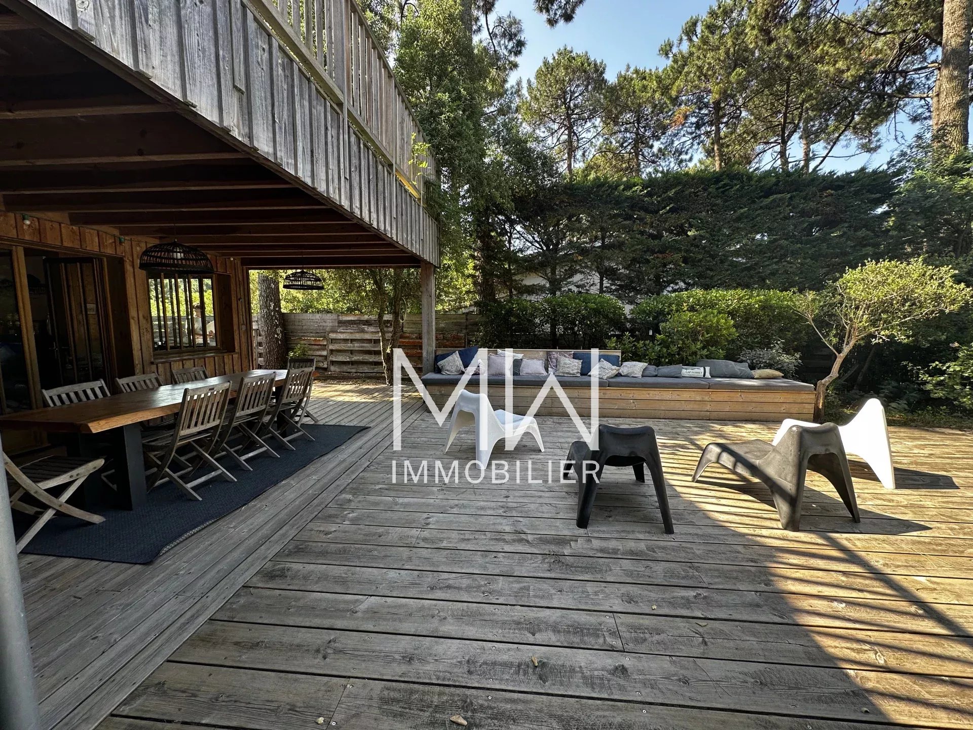 VILLA BOIS AVEC PISCINE – LE CANON – 10 COUCHAGES