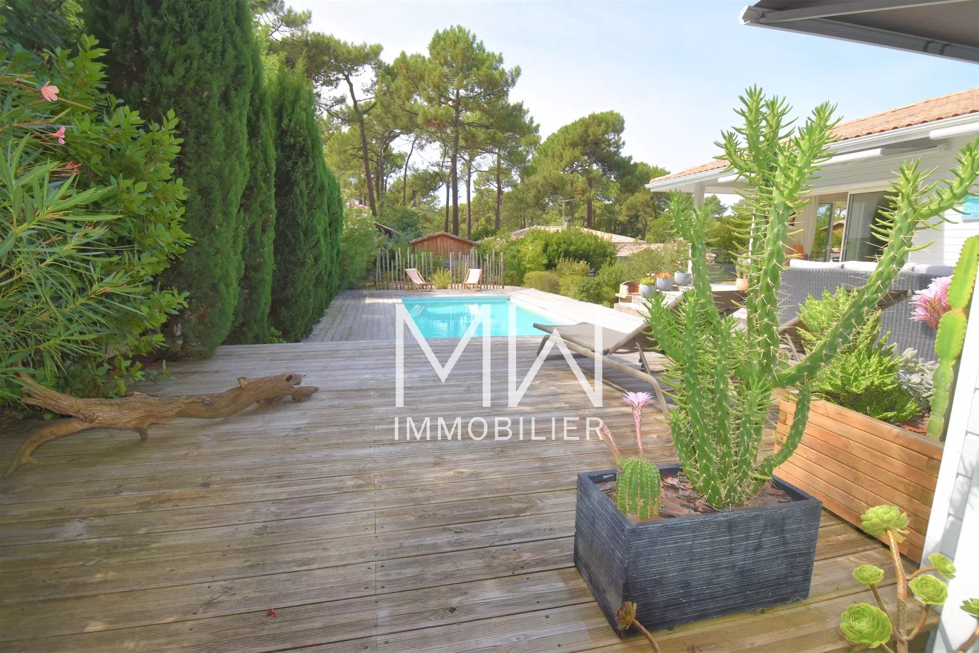 TRES BELLE MAISON  -CAP FERRET-