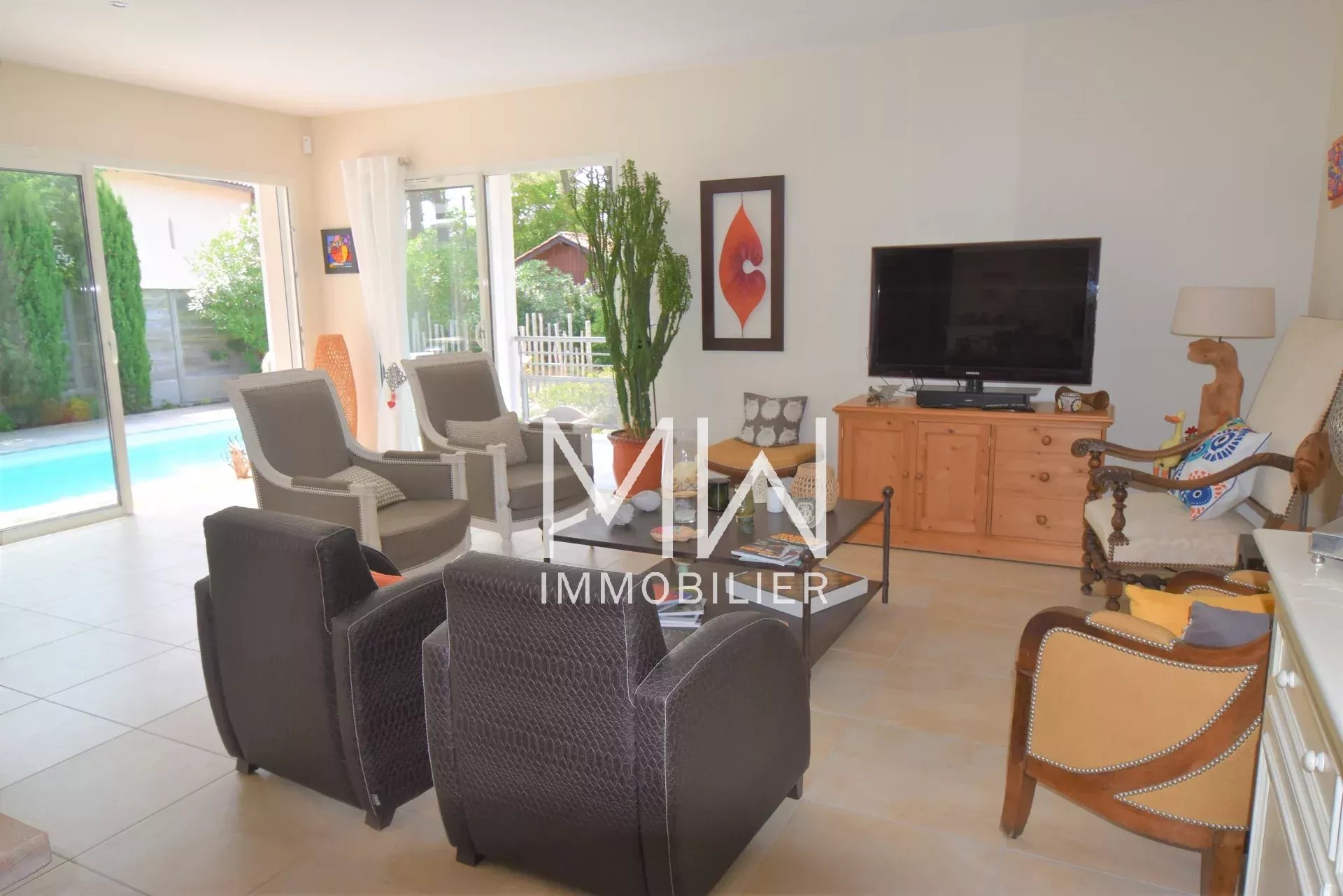 TRES BELLE MAISON  -CAP FERRET-