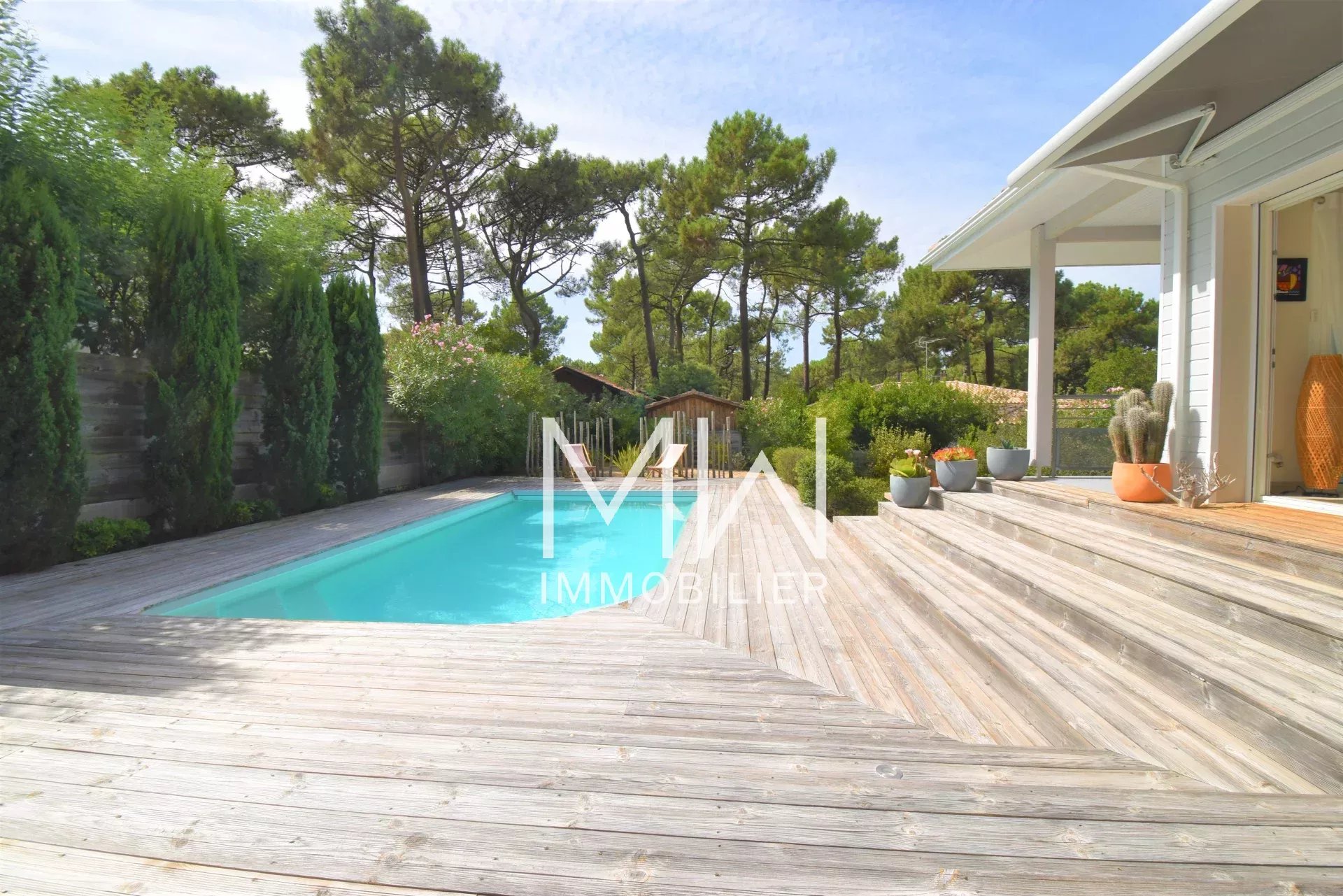 TRES BELLE MAISON  -CAP FERRET-