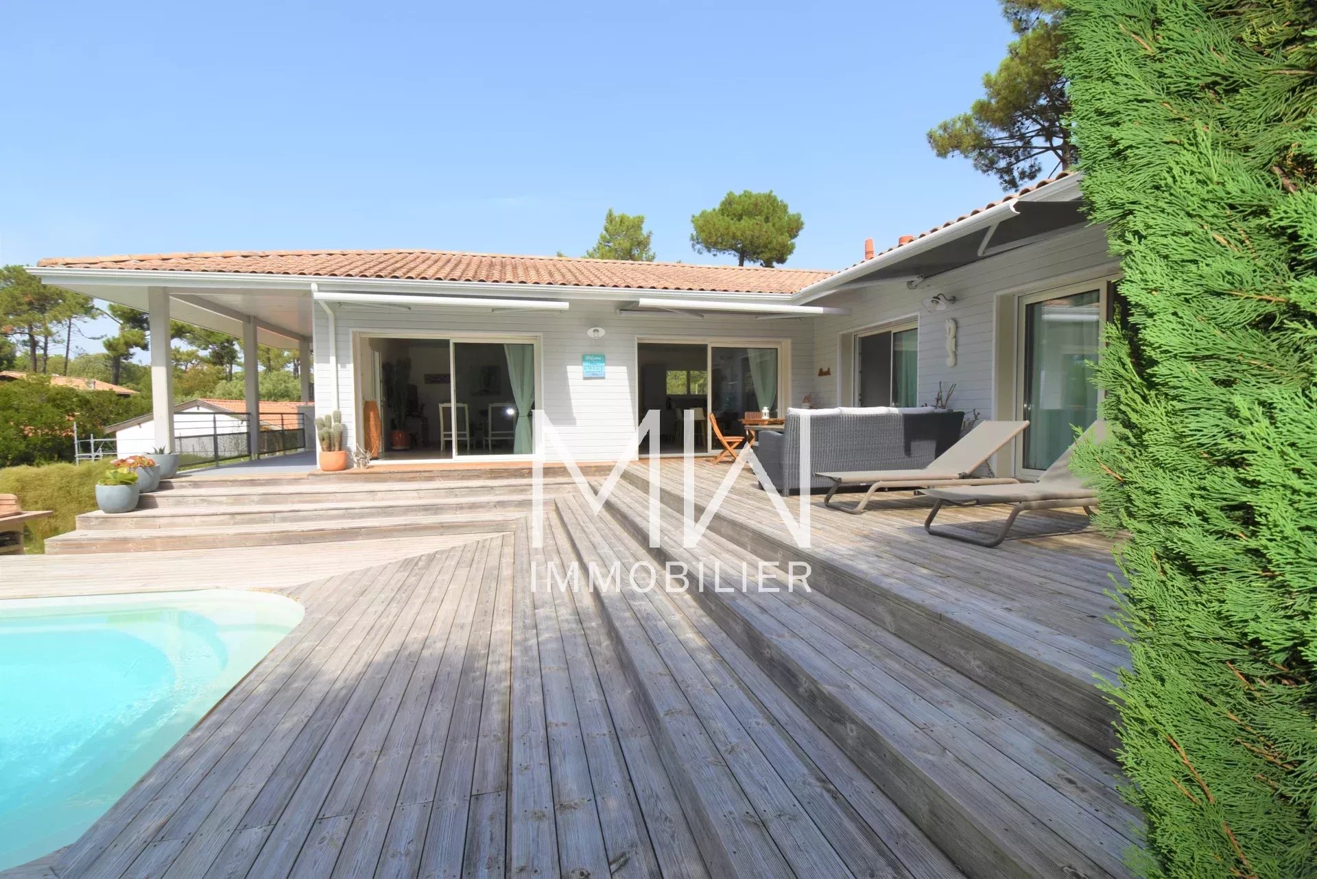 TRES BELLE MAISON  -CAP FERRET-
