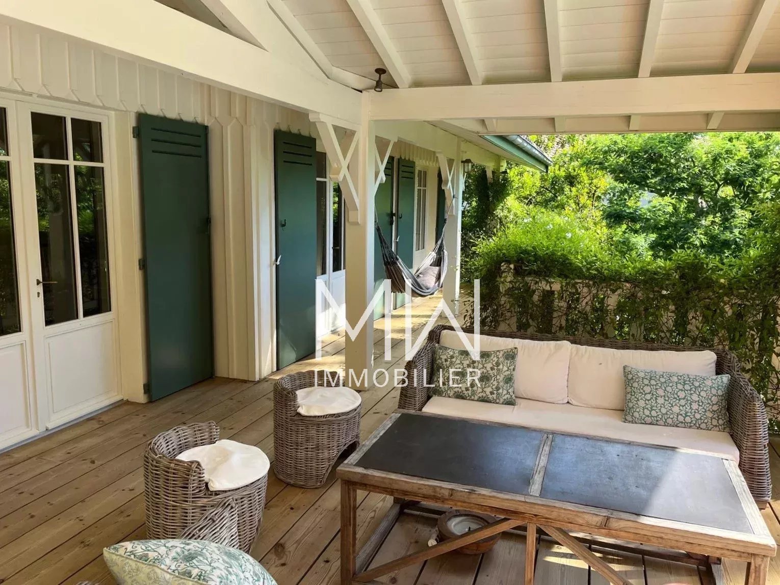 VILLA BOIS AVEC PISCINE – LE CANON – 12 COUCHAGES