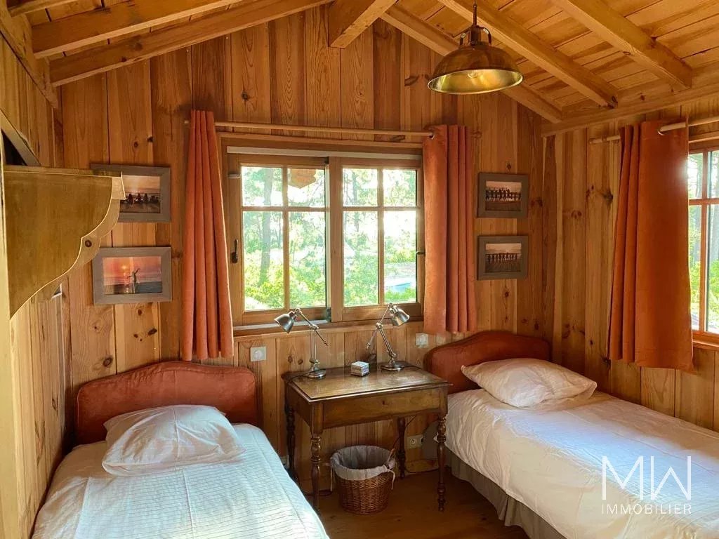 WOODEN VILLA WITH POOL AND PANORAMIC VIEW OF THE BASSIN – LA VIGNE – 12 PEOPLE