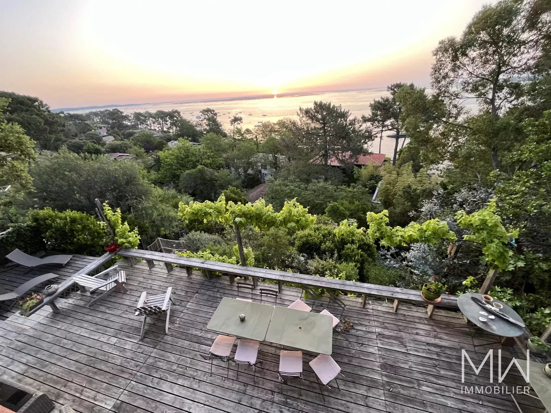 WOODEN VILLA WITH POOL AND PANORAMIC VIEW OF THE BASSIN – LA VIGNE – 12 PEOPLE