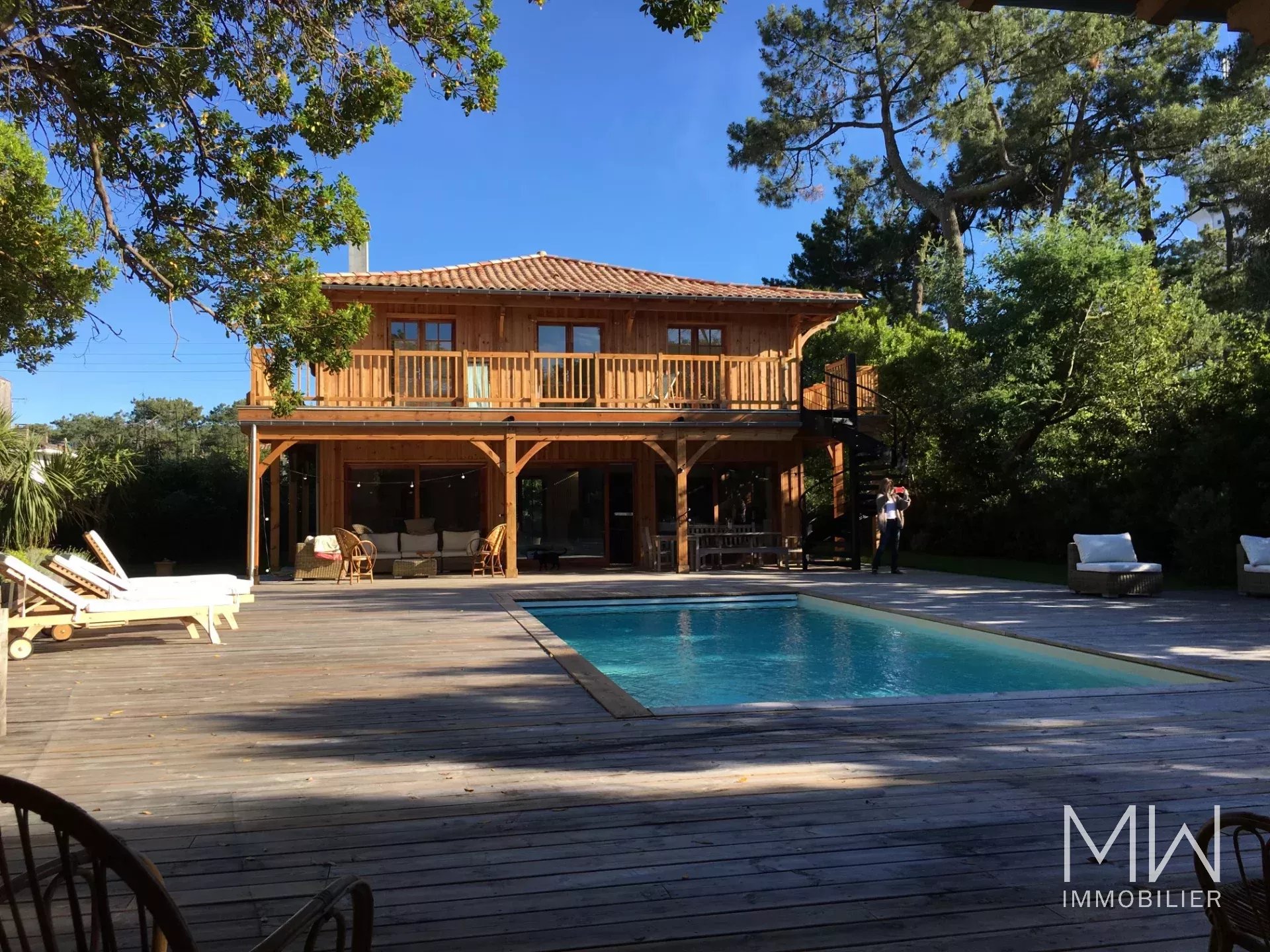 WOODEN VILLA WITH SWIMMING POOL – CAP FERRET – SLEEPS 10