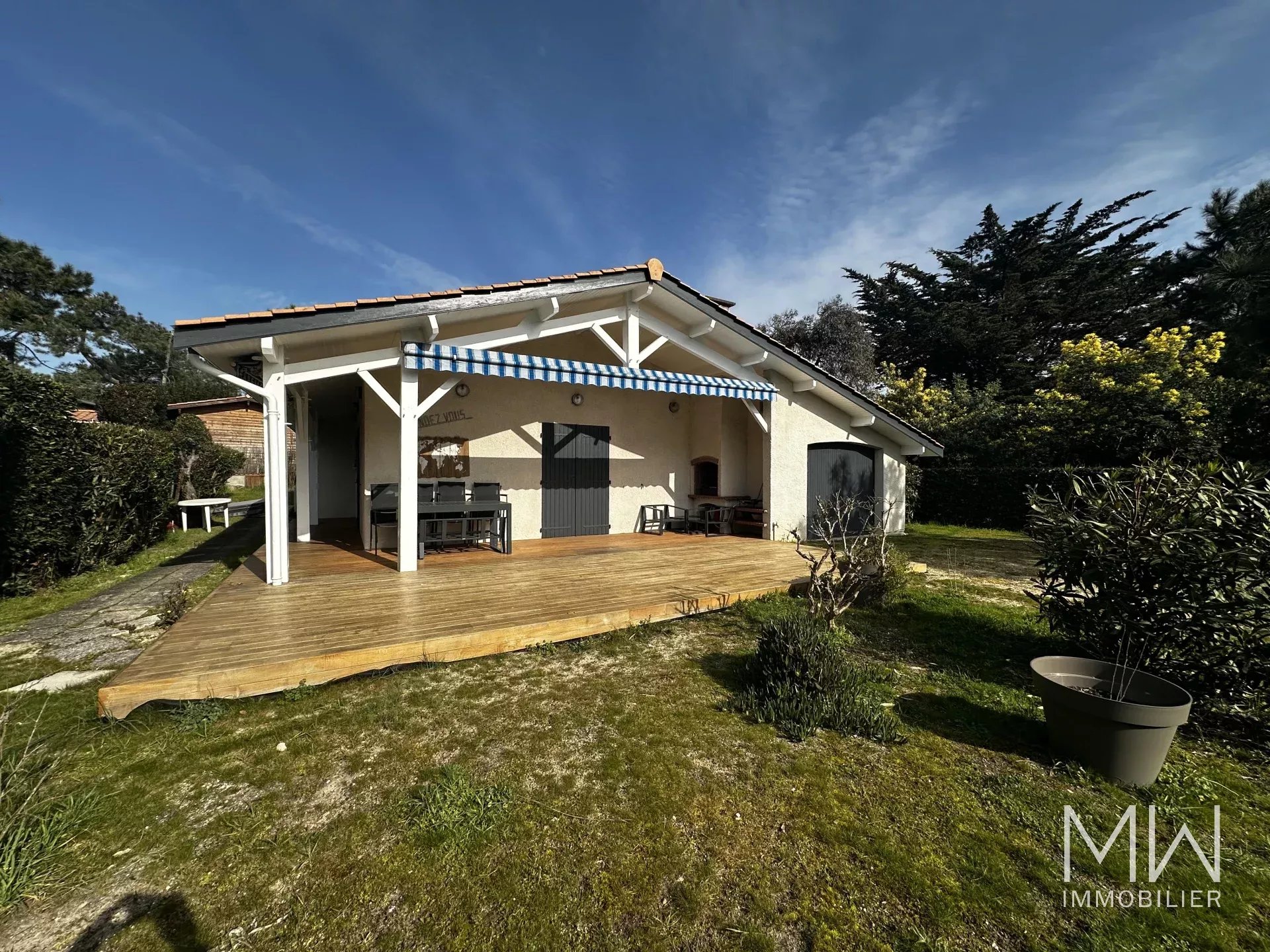 CHARMING VILLA WITH POOL IN THE HEART OF CAP FERRET – SLEEPS 6