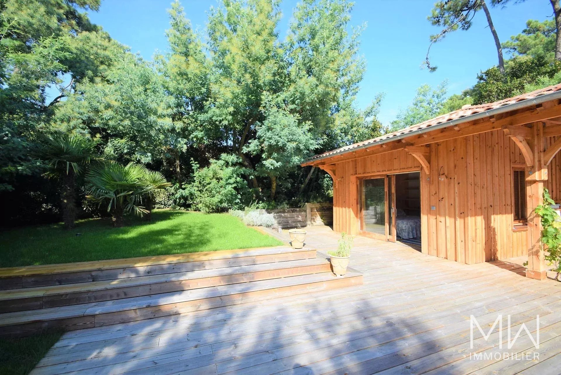 WOODEN VILLA WITH SWIMMING POOL – CAP FERRET – SLEEPS 10