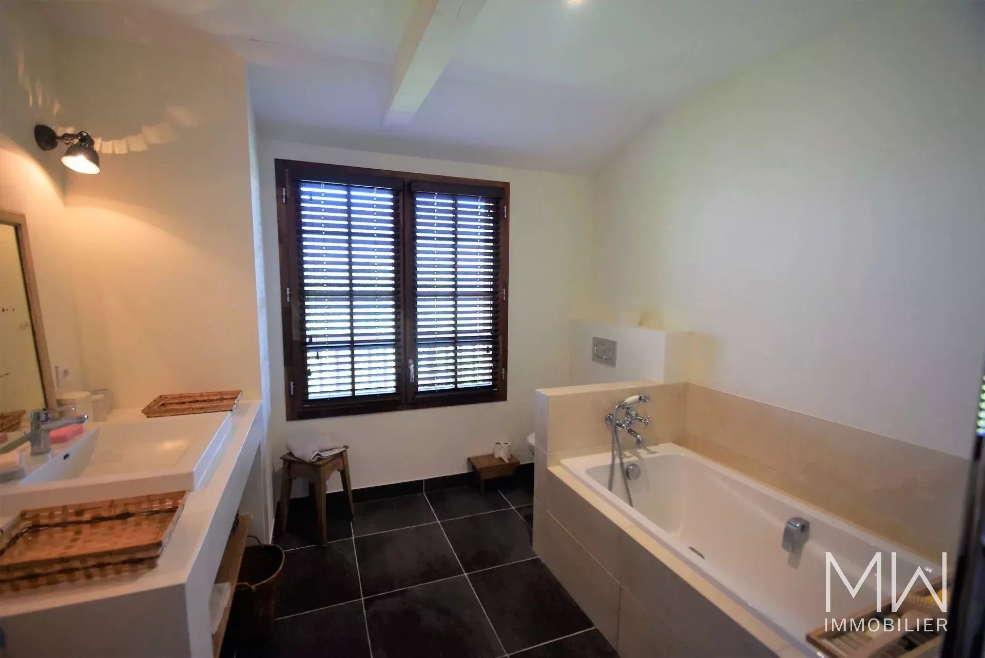 WOODEN VILLA WITH SWIMMING POOL – CAP FERRET – SLEEPS 10