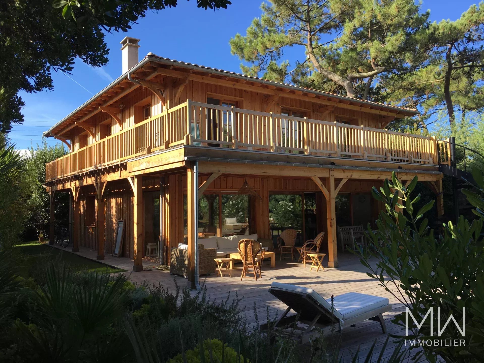 WOODEN VILLA WITH SWIMMING POOL – CAP FERRET – SLEEPS 10