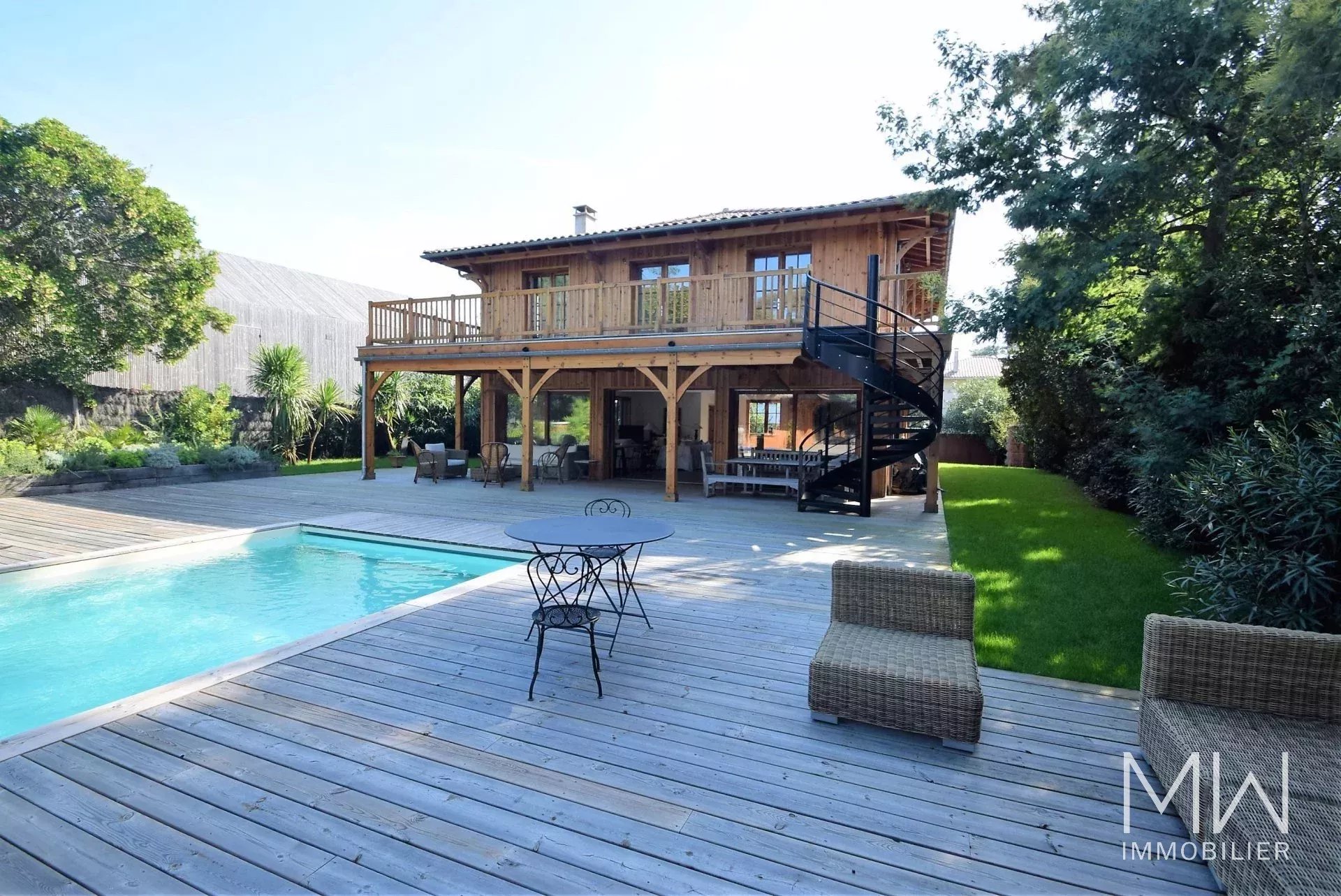 WOODEN VILLA WITH SWIMMING POOL – CAP FERRET – SLEEPS 10