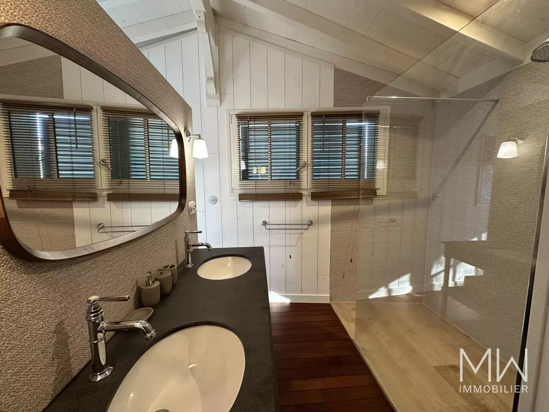 WOODEN VILLA FACING THE BASSIN – CAP FERRET – SLEEPS 6