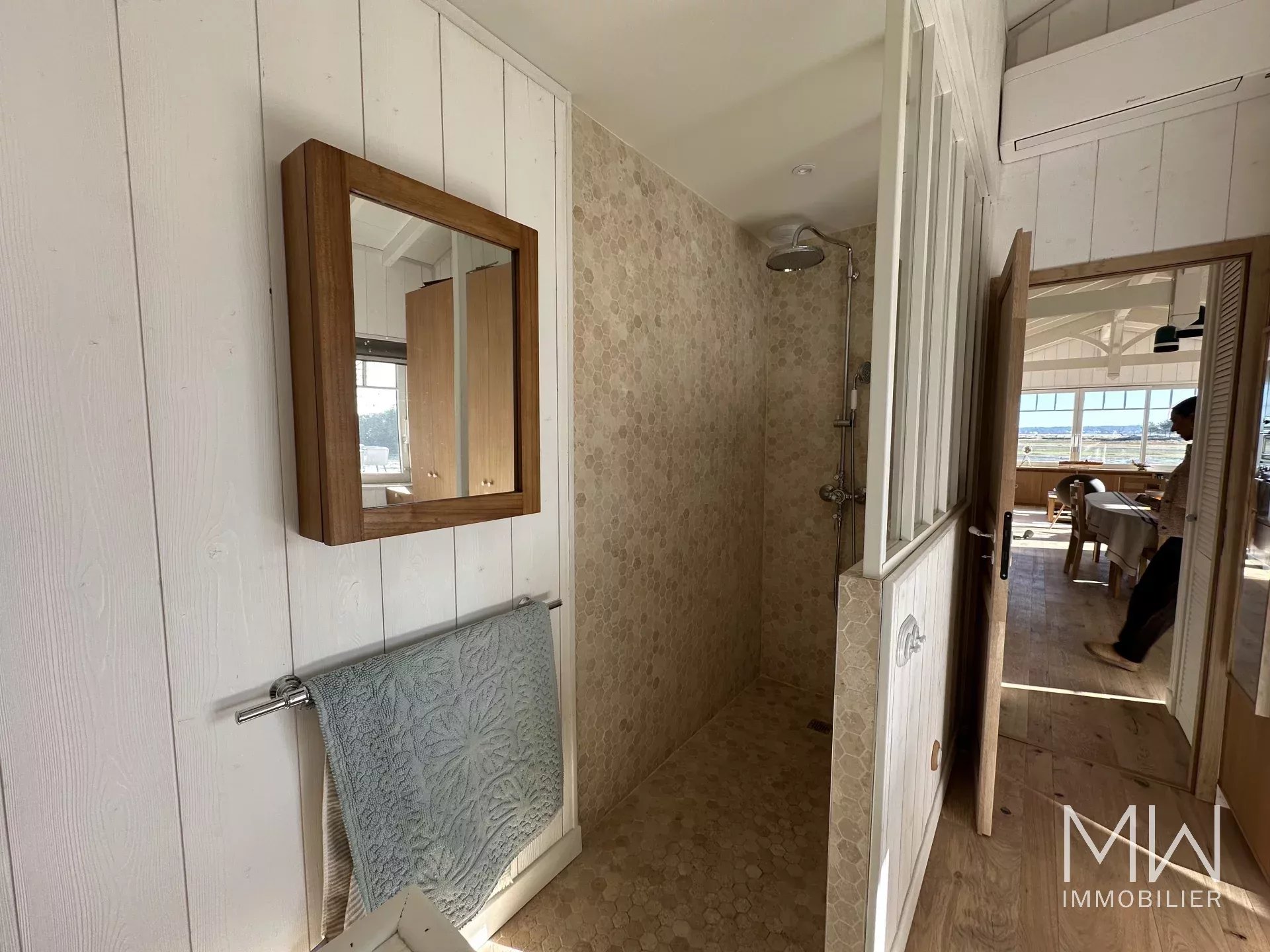 WOODEN VILLA FACING THE BASSIN – CAP FERRET – SLEEPS 6