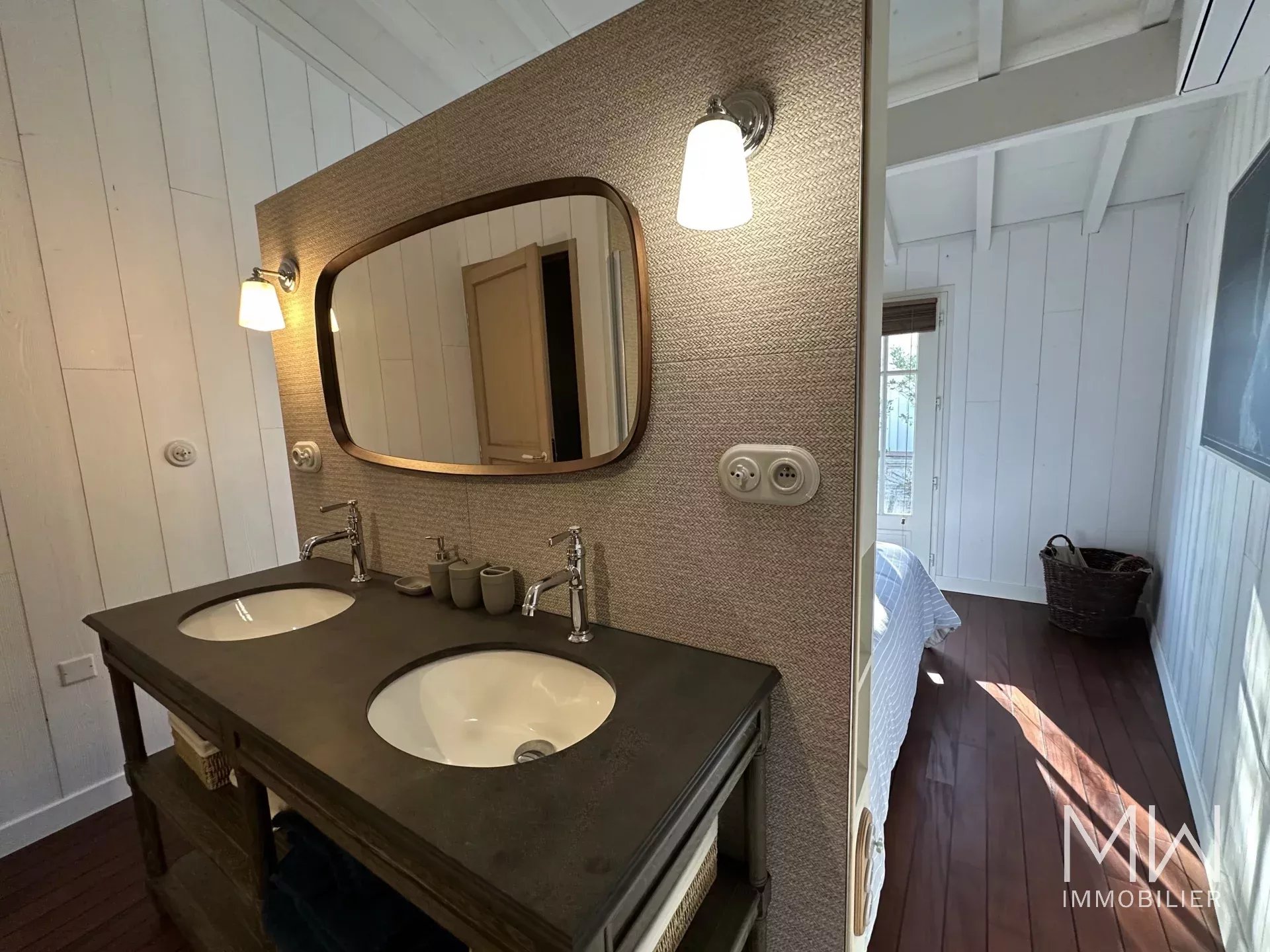 WOODEN VILLA FACING THE BASSIN – CAP FERRET – SLEEPS 6