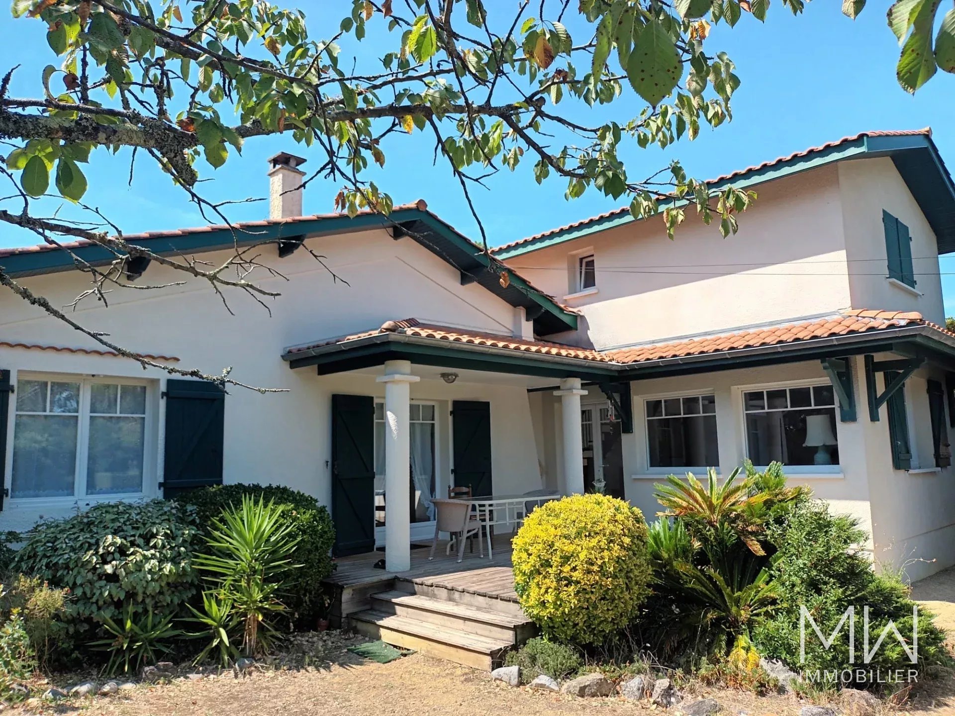 VILLA WITH POOL – CAP FERRET – SLEEPS 8