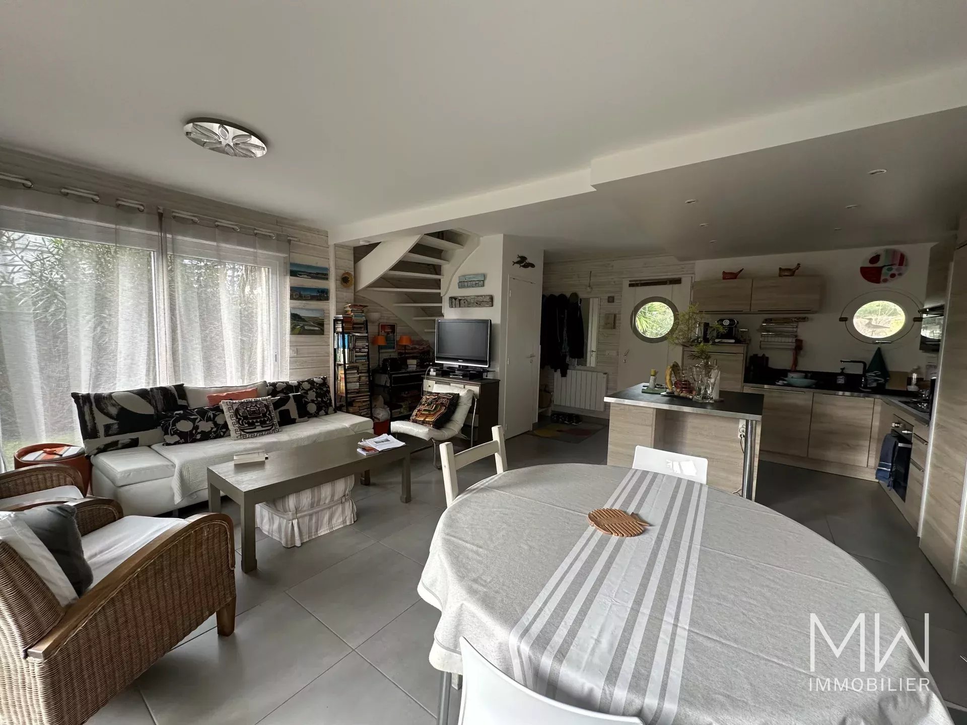 WOODEN VILLA – CAP FERRET – SLEEPS 6