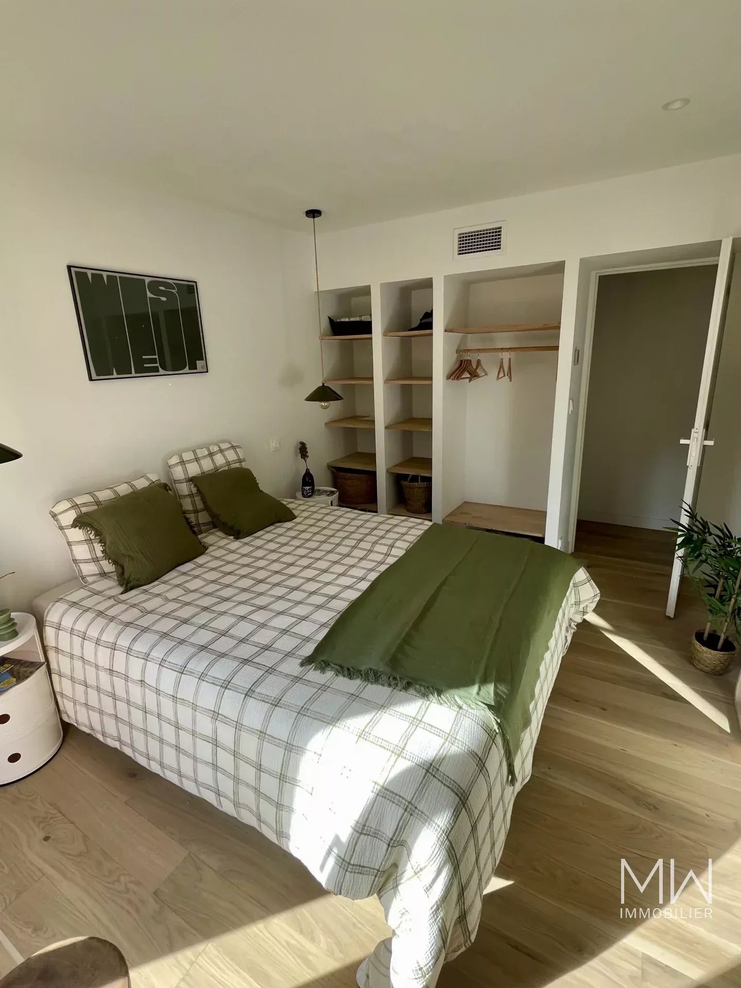 WOODEN VILLA WITH SWIMMING POOL – LE CANON – SLEEPS 12