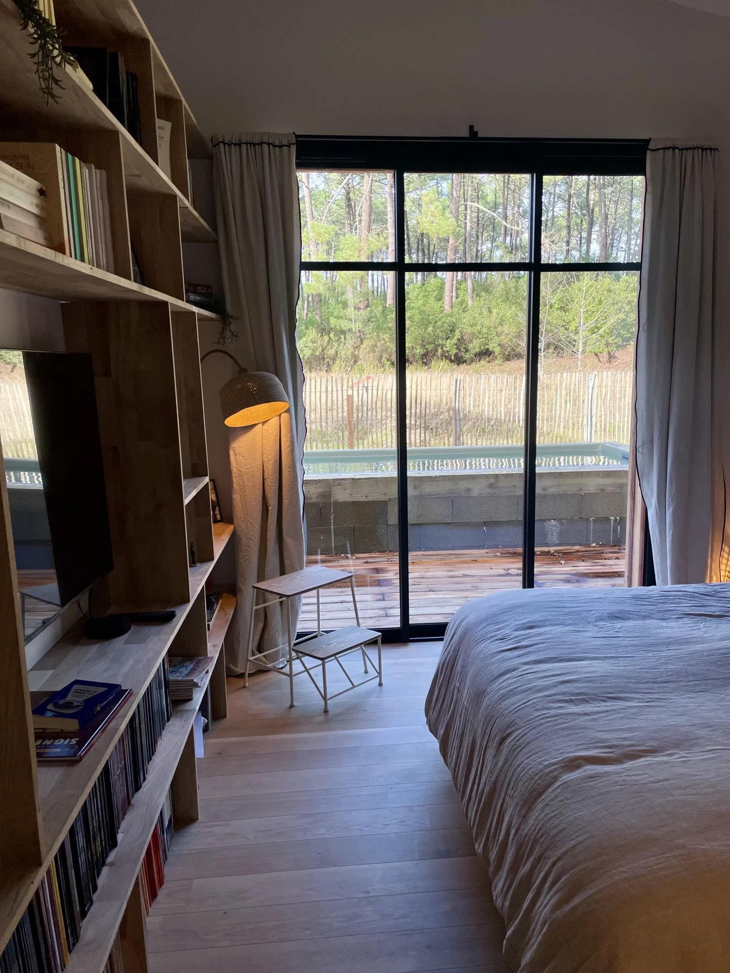 WOODEN VILLA WITH SWIMMING POOL – LE CANON – SLEEPS 12