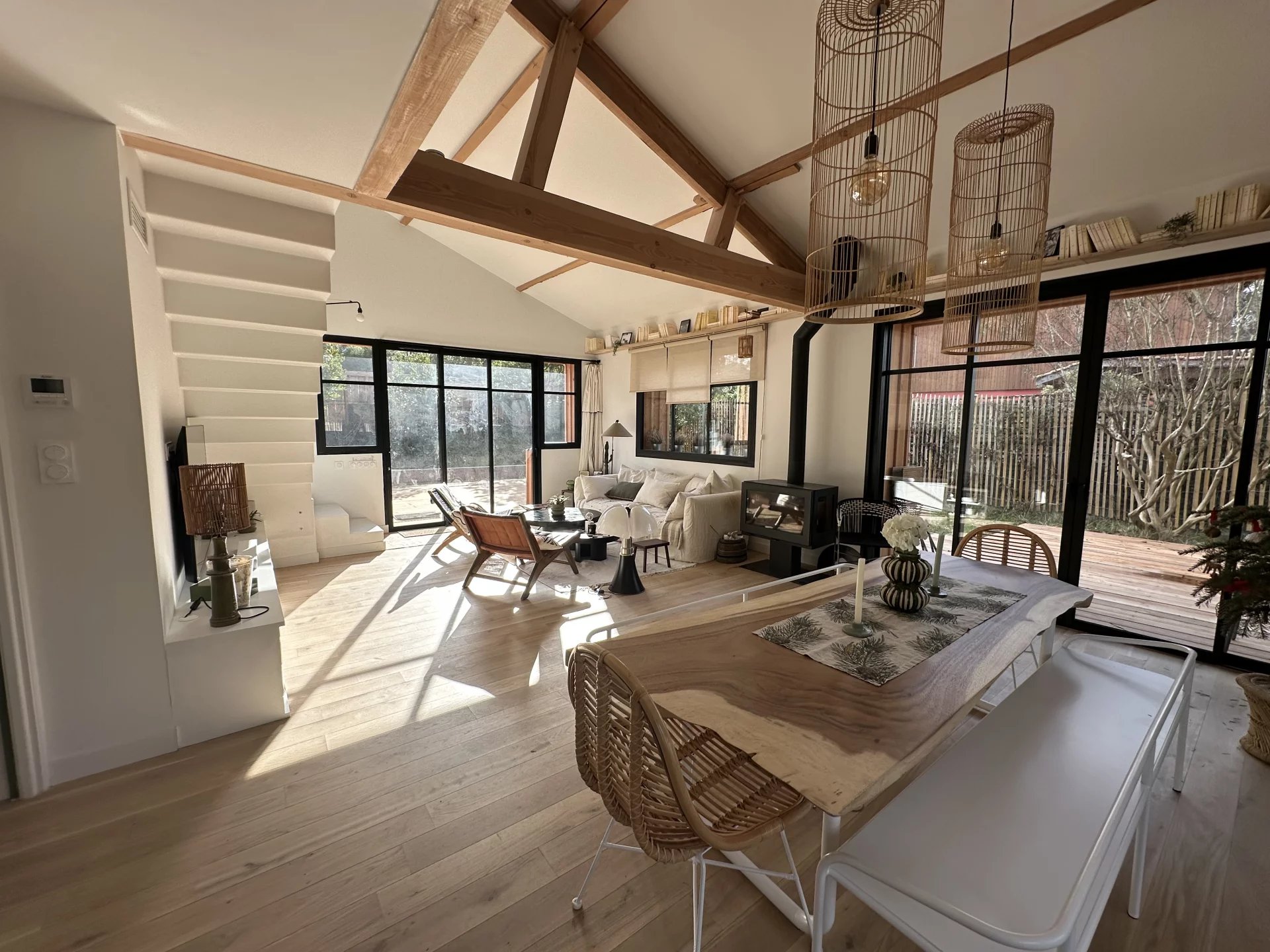 WOODEN VILLA WITH SWIMMING POOL – LE CANON – SLEEPS 12