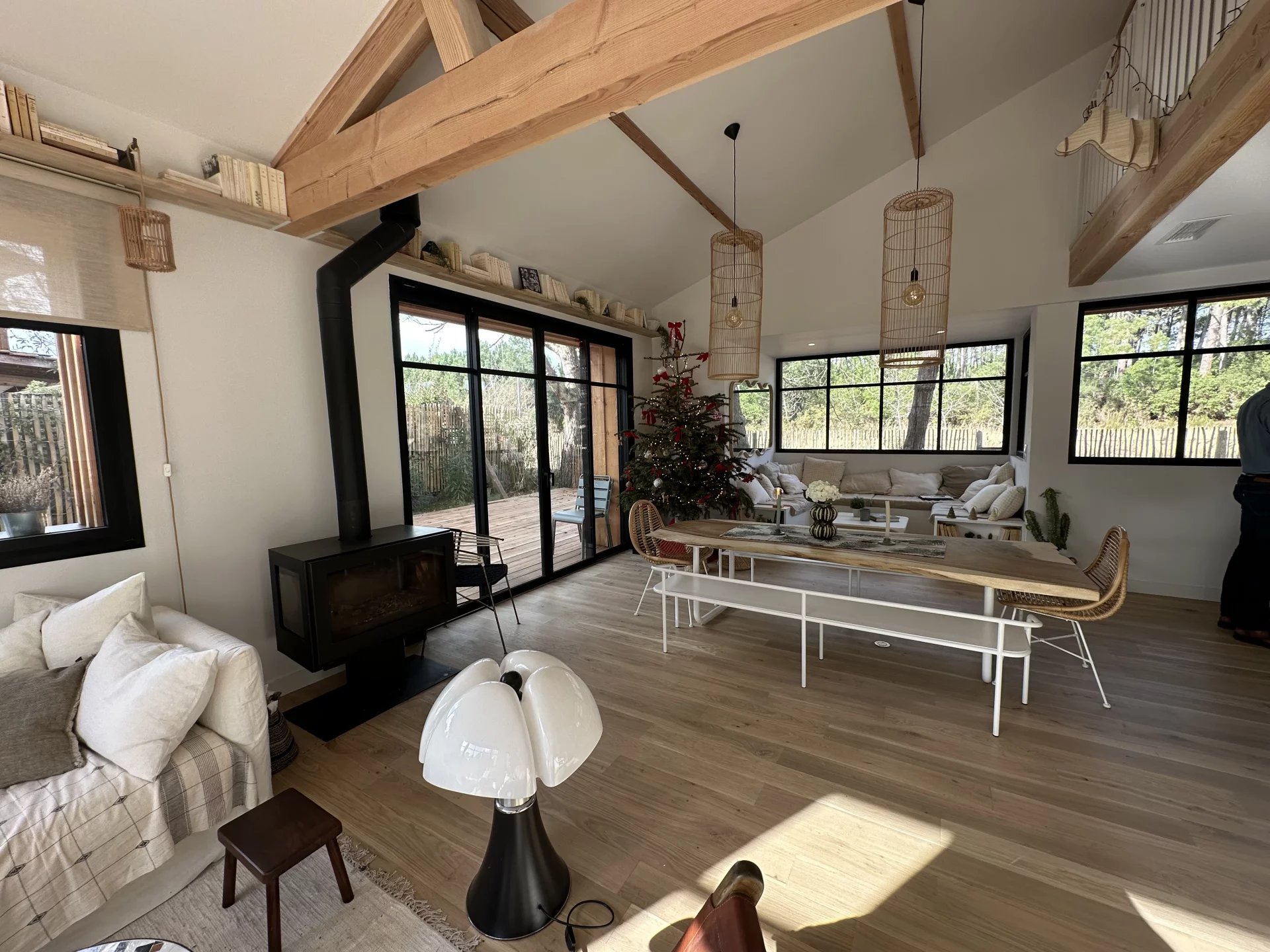 WOODEN VILLA WITH SWIMMING POOL – LE CANON – SLEEPS 12