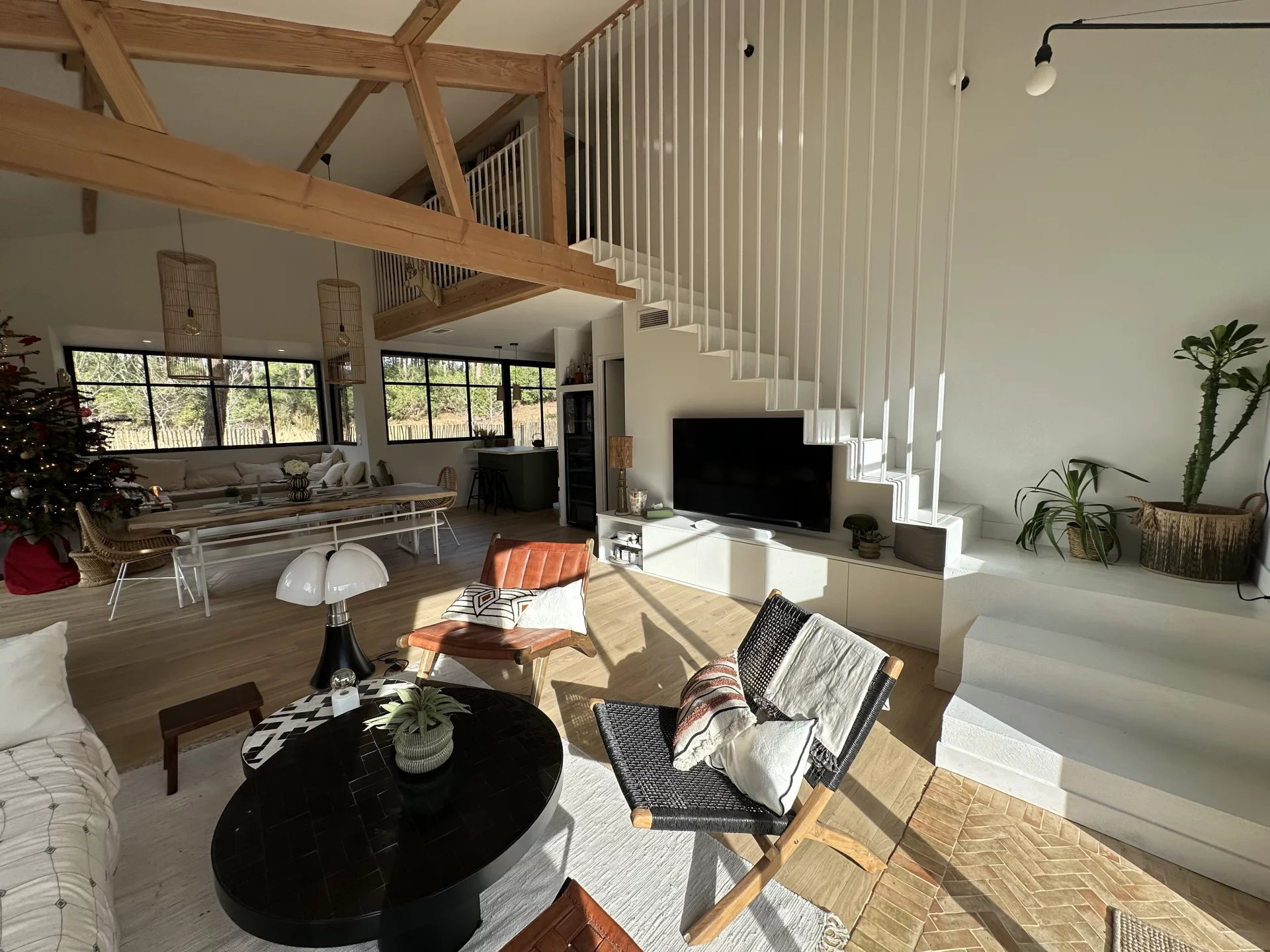 WOODEN VILLA WITH SWIMMING POOL – LE CANON – SLEEPS 12