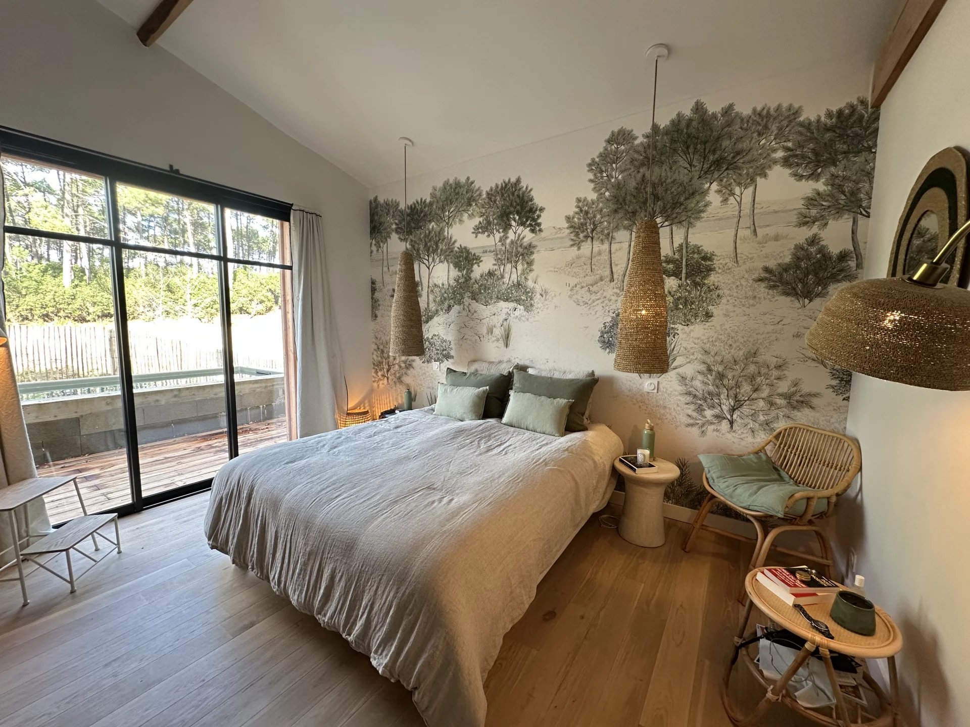 WOODEN VILLA WITH SWIMMING POOL – LE CANON – SLEEPS 12