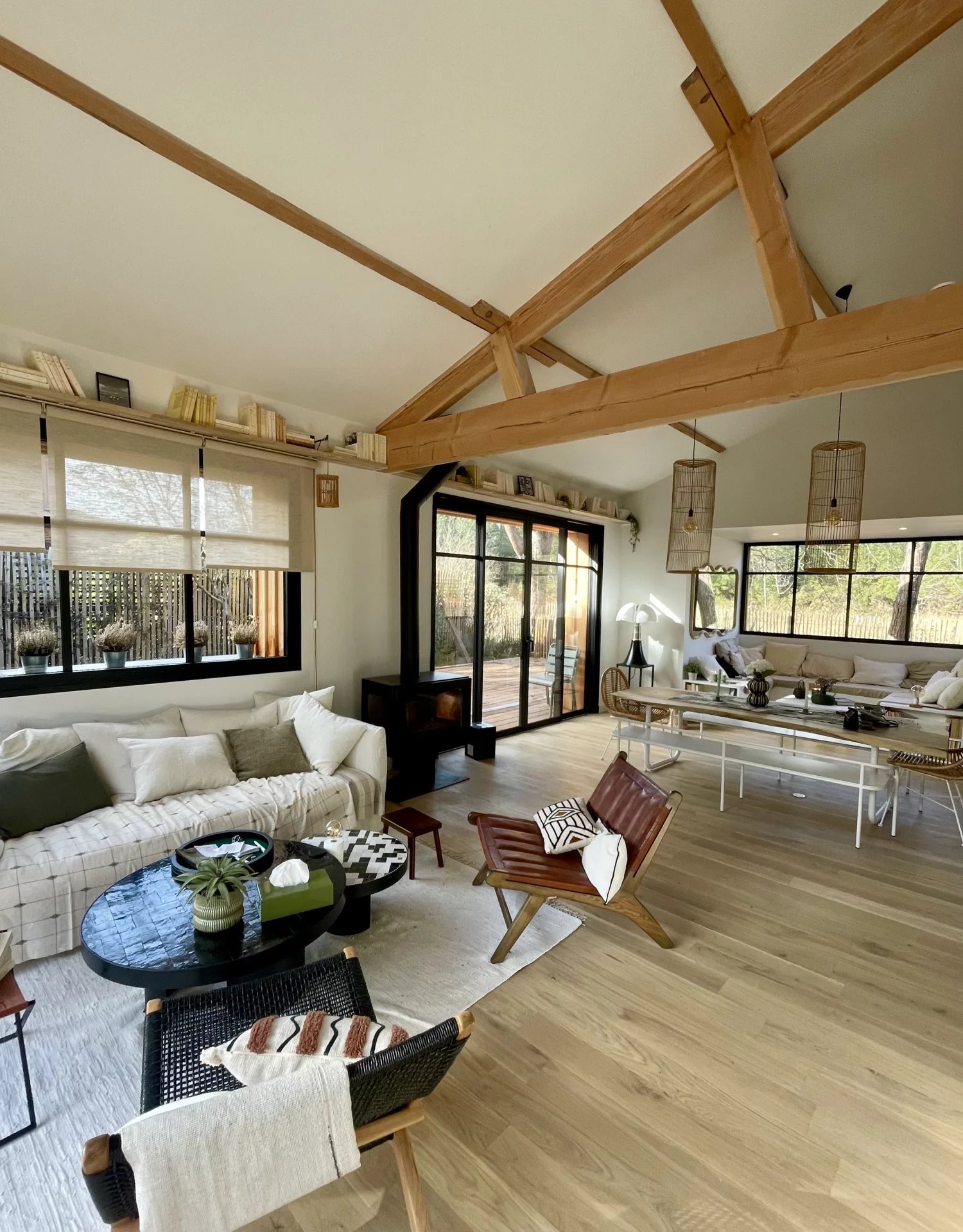 WOODEN VILLA WITH SWIMMING POOL – LE CANON – SLEEPS 12