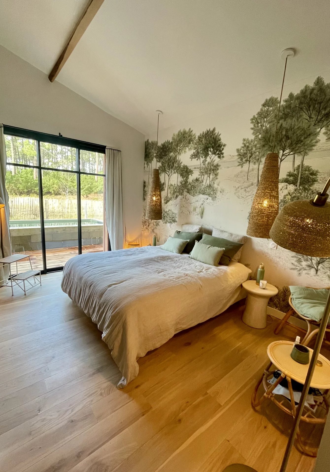 WOODEN VILLA WITH SWIMMING POOL – LE CANON – SLEEPS 12