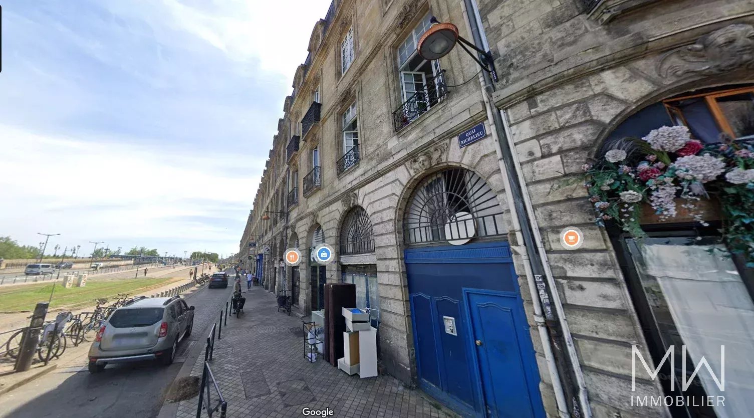 BORDEAUX – BUILDING ON THE WATERFRONT