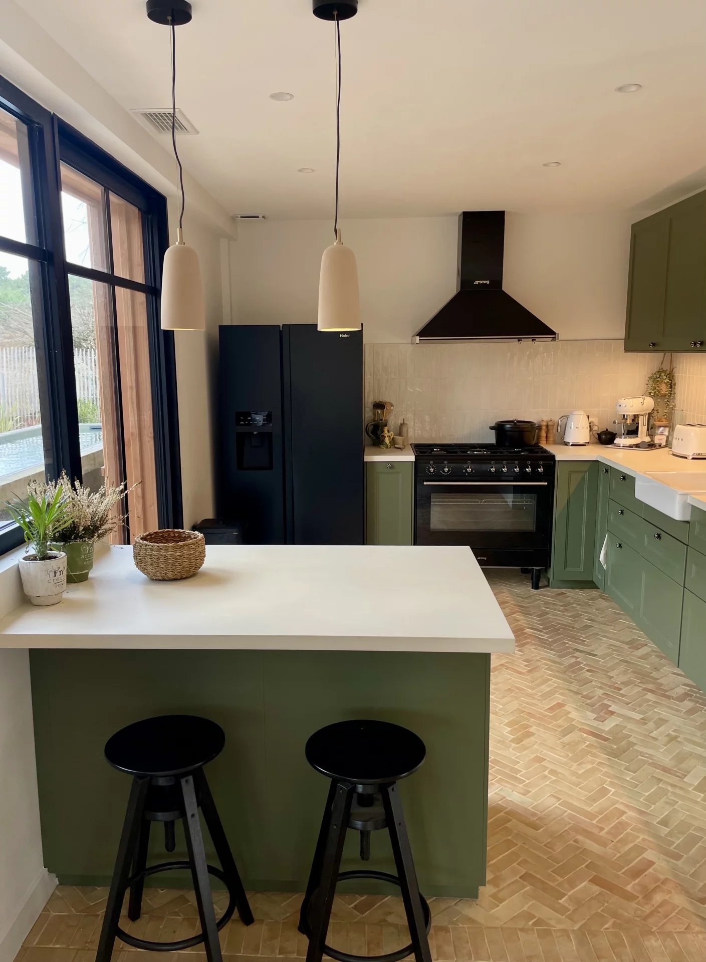 WOODEN VILLA WITH SWIMMING POOL – LE CANON – SLEEPS 12