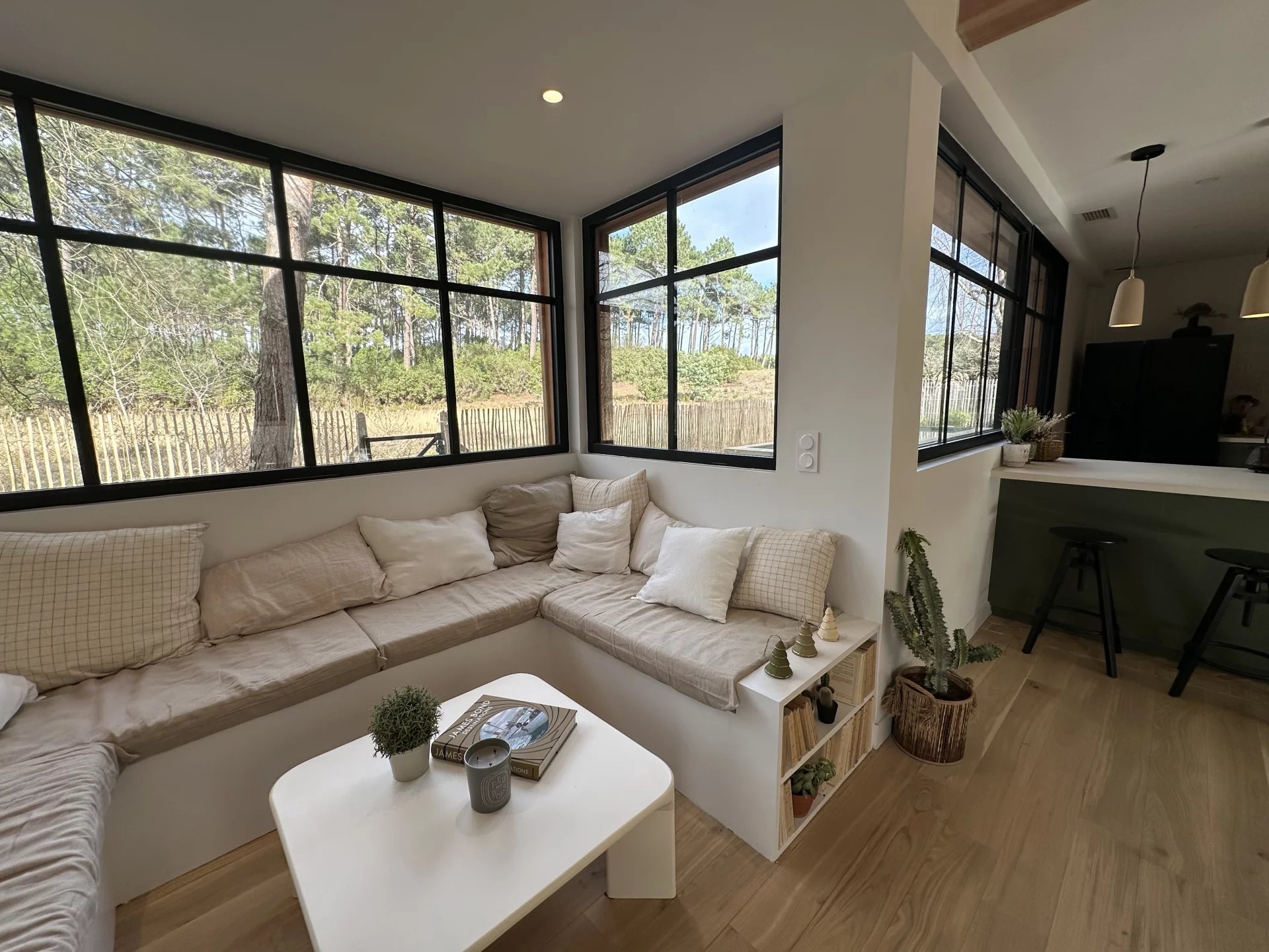 WOODEN VILLA WITH SWIMMING POOL – LE CANON – SLEEPS 12