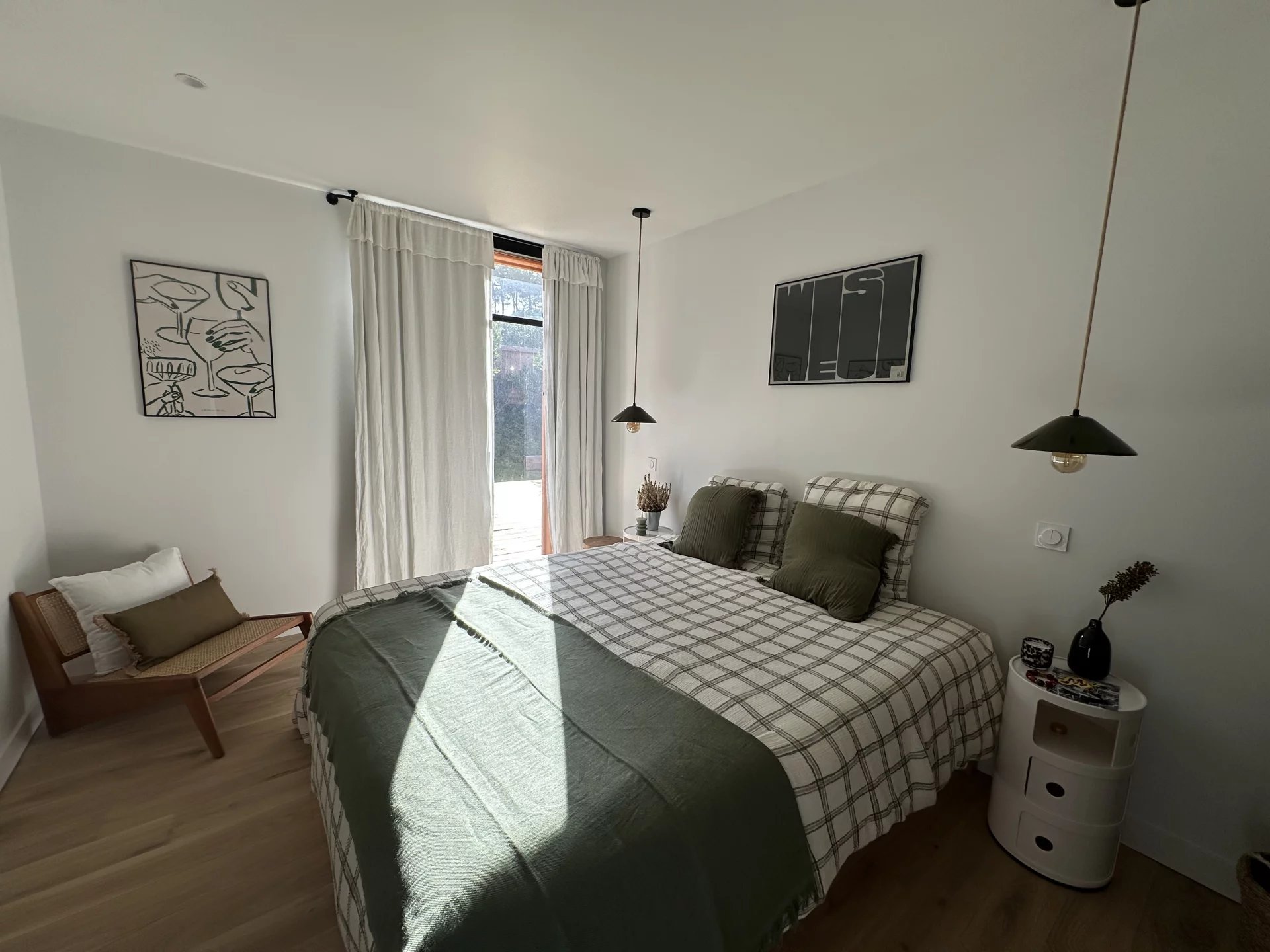 WOODEN VILLA WITH SWIMMING POOL – LE CANON – SLEEPS 12