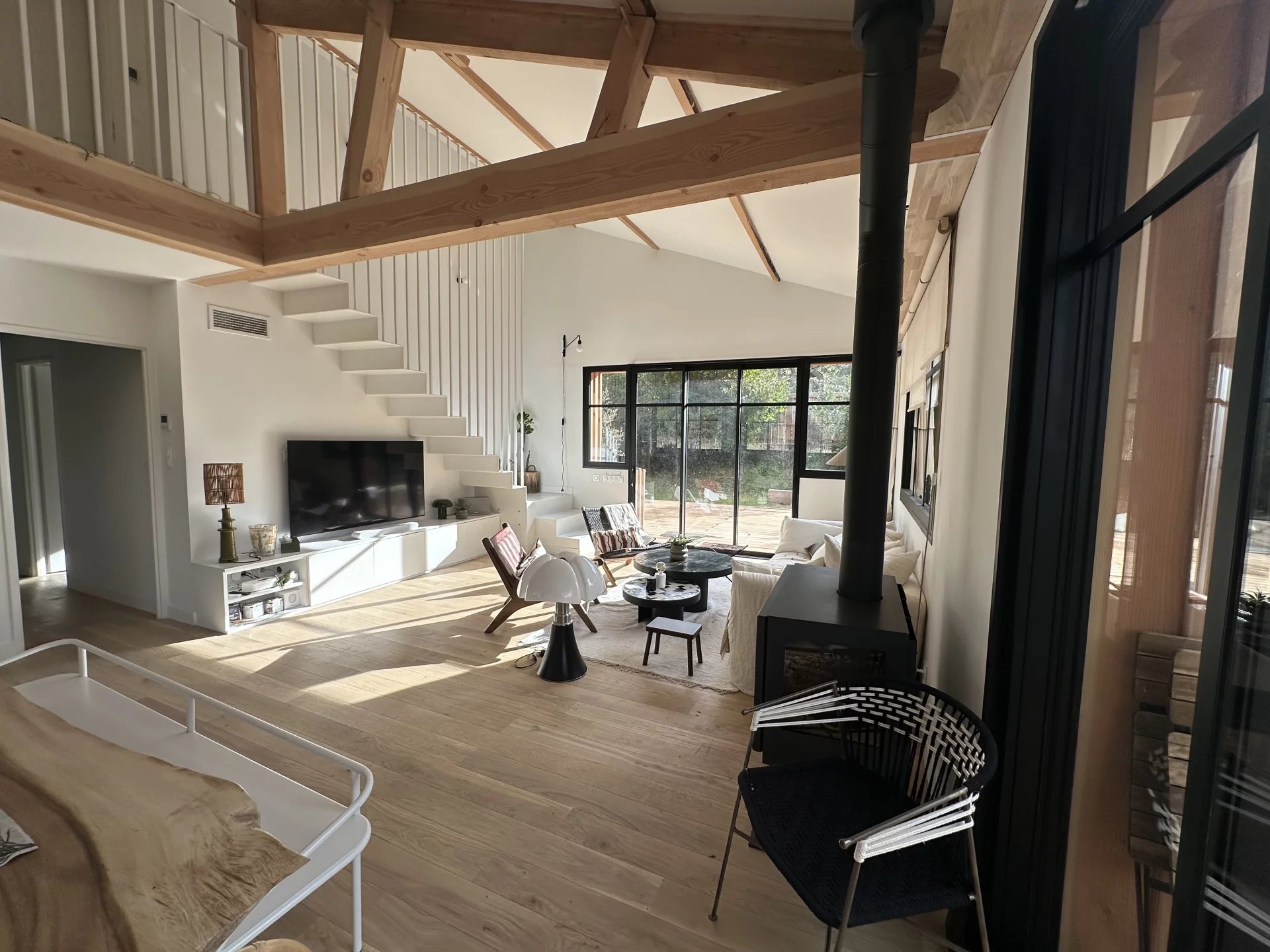 WOODEN VILLA WITH SWIMMING POOL – LE CANON – SLEEPS 12