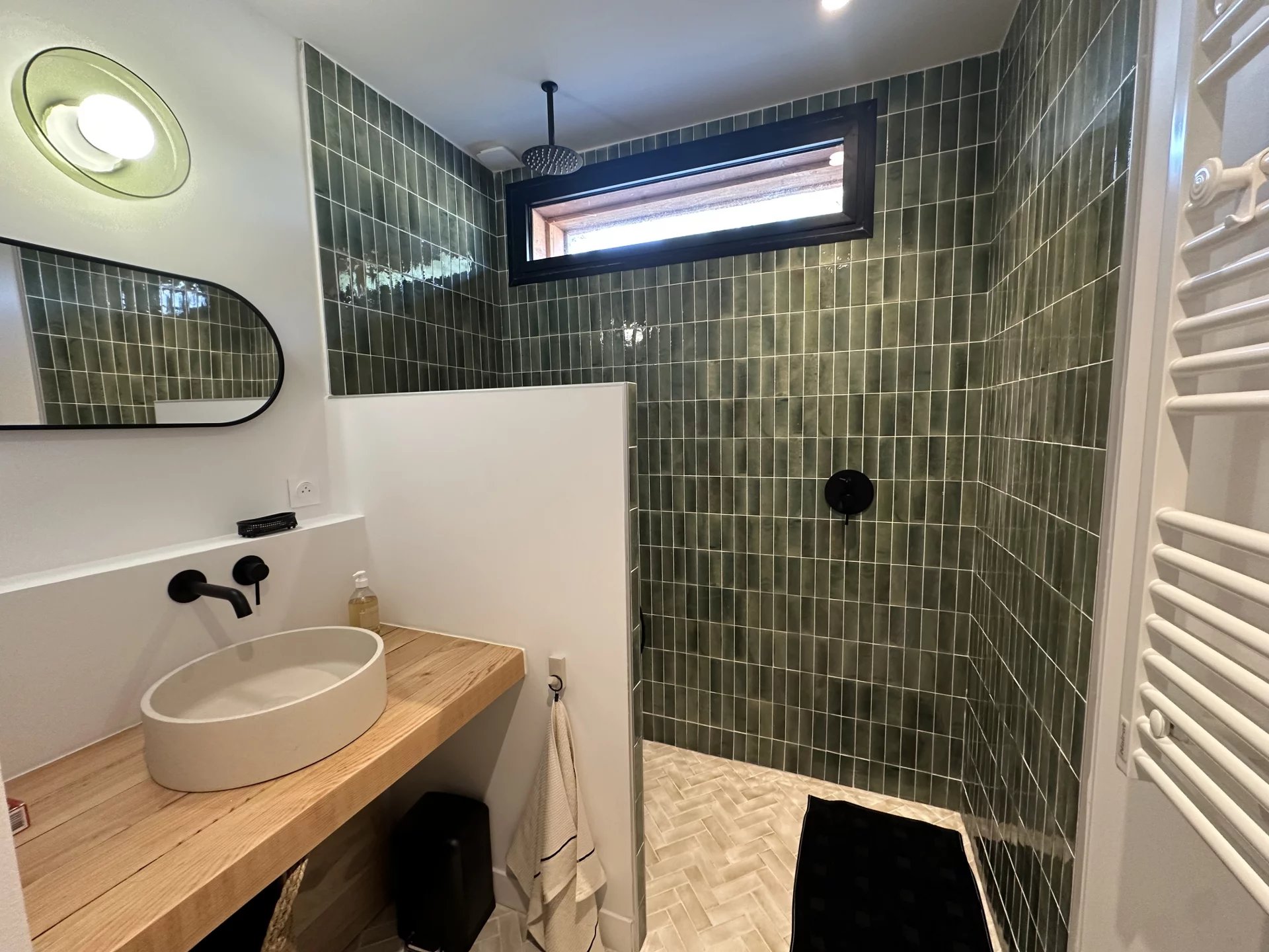 WOODEN VILLA WITH SWIMMING POOL – LE CANON – SLEEPS 12