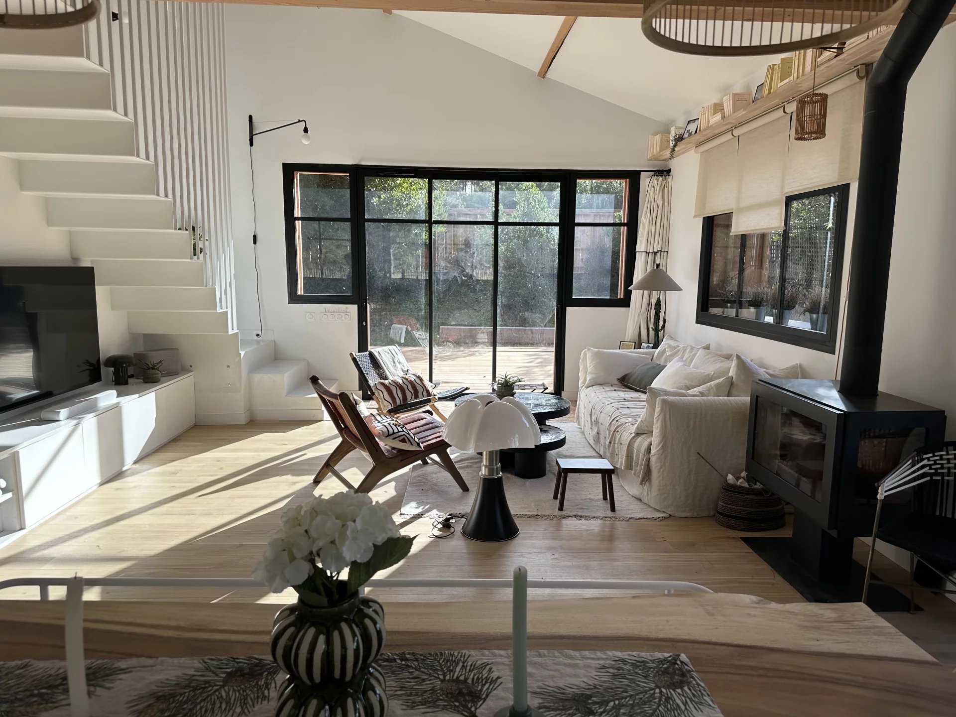 WOODEN VILLA WITH SWIMMING POOL – LE CANON – SLEEPS 12