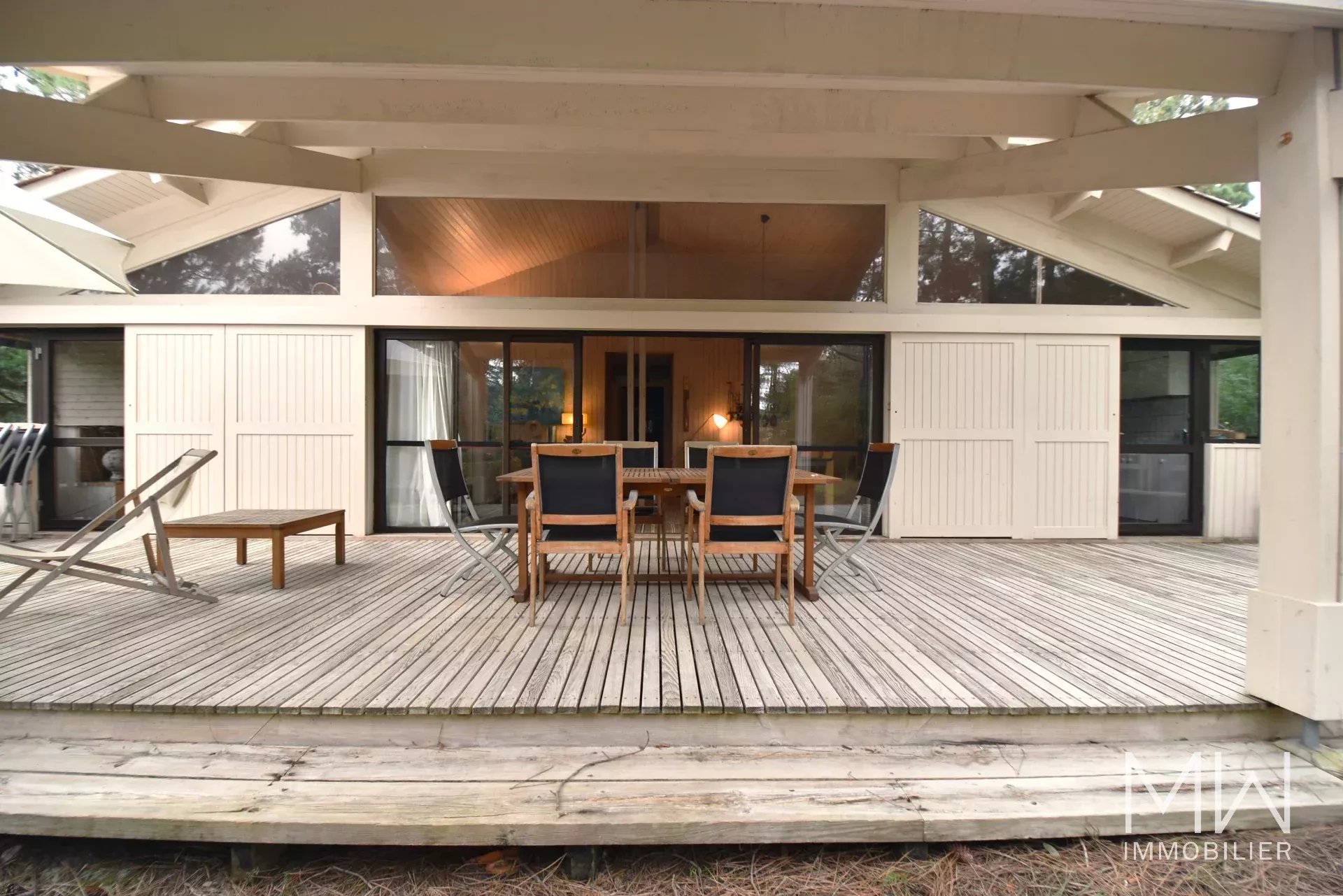 CAP FERRET BETWEEN THE BAY AND THE OCEAN