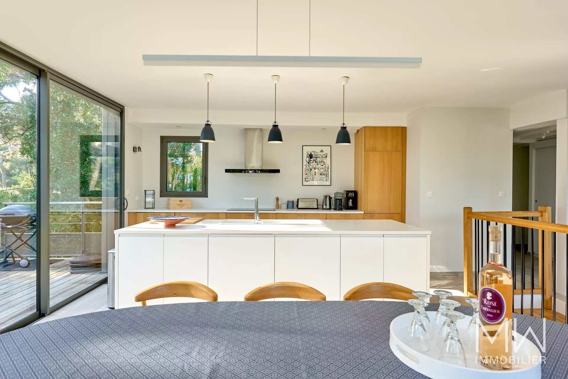 VILLA NESTLED IN THE PINES – CAP FERRET – SLEEPS 8