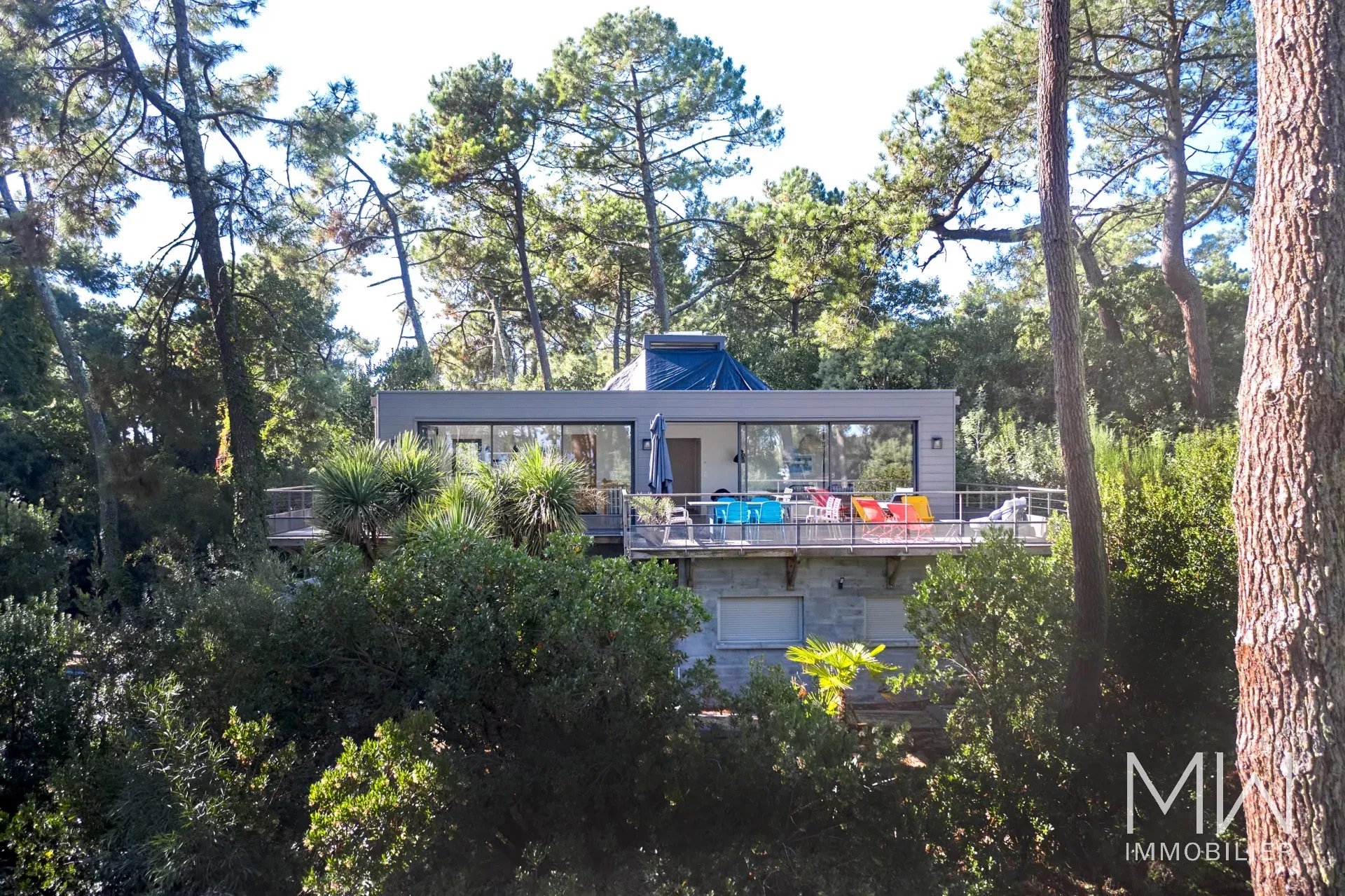 VILLA NESTLED IN THE PINES – CAP FERRET – SLEEPS 8