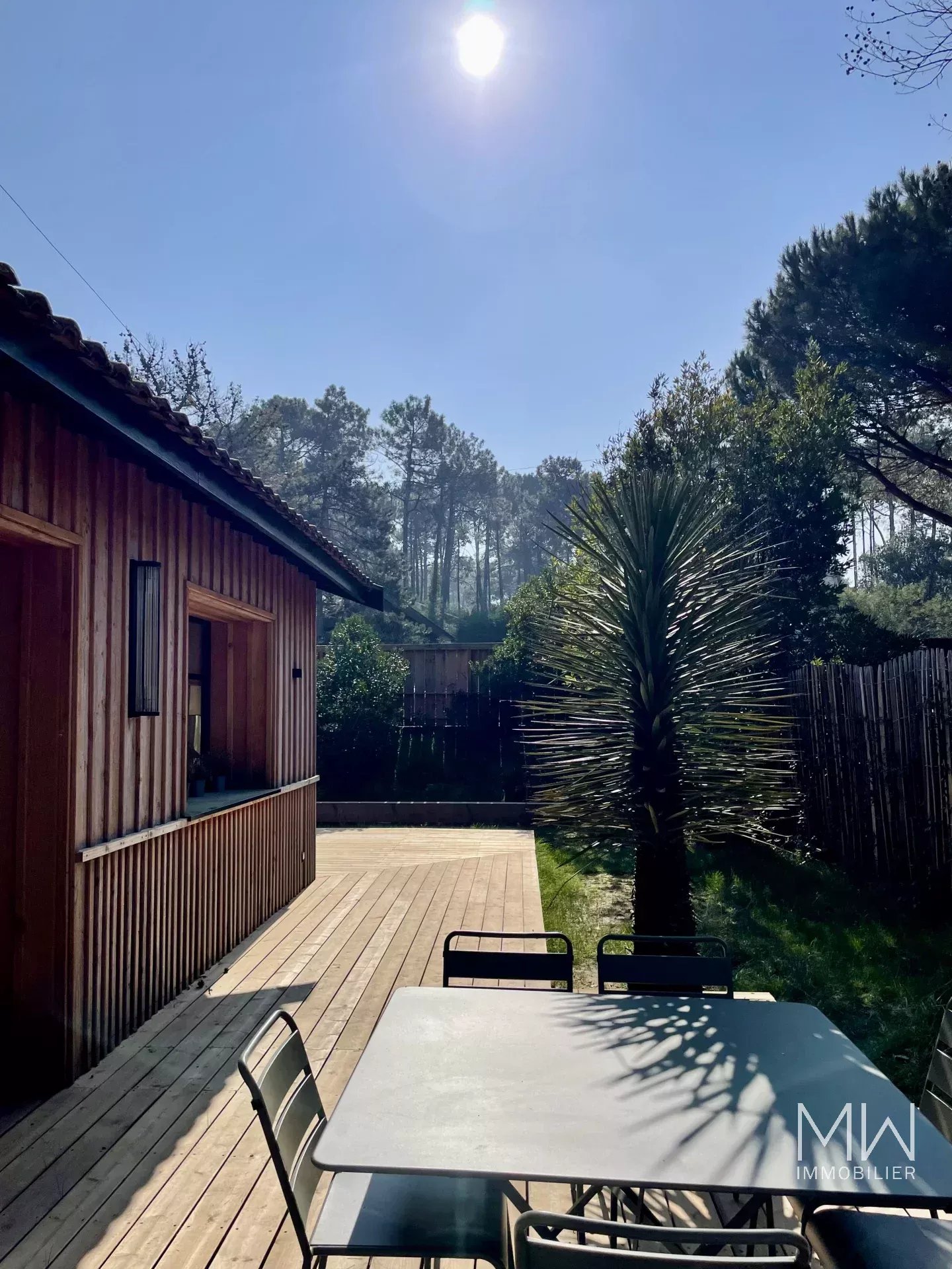 WOODEN VILLA WITH SWIMMING POOL – LE CANON – SLEEPS 12