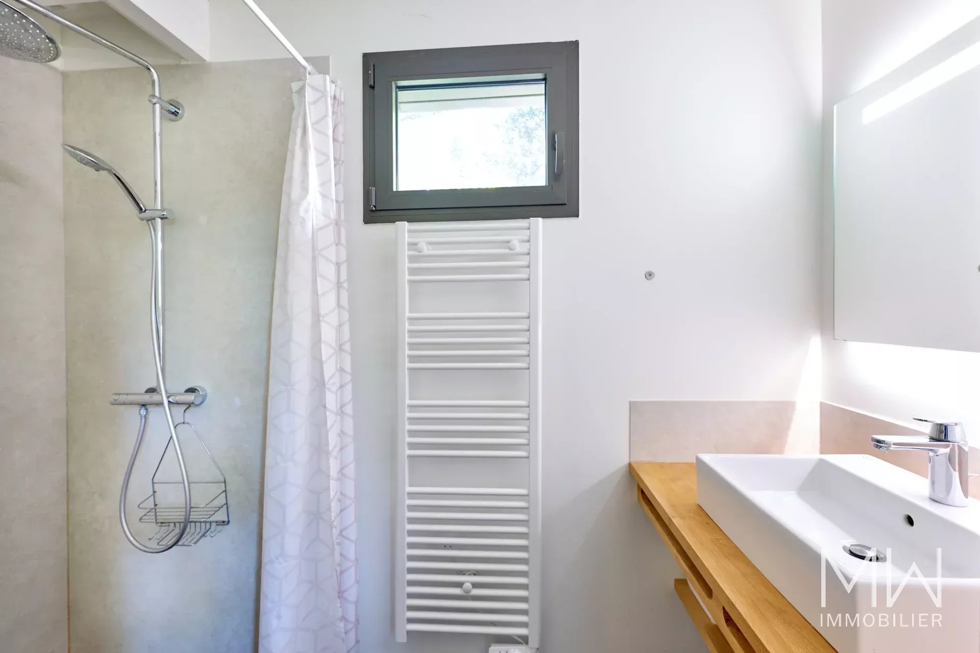 VILLA NESTLED IN THE PINES – CAP FERRET – SLEEPS 8