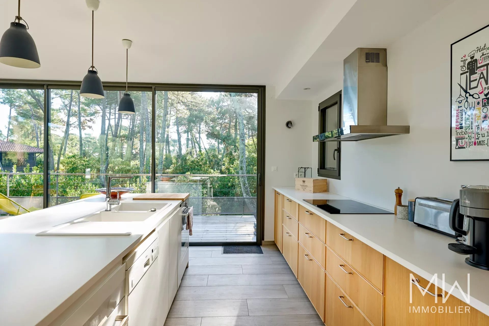 VILLA NESTLED IN THE PINES – CAP FERRET – SLEEPS 8