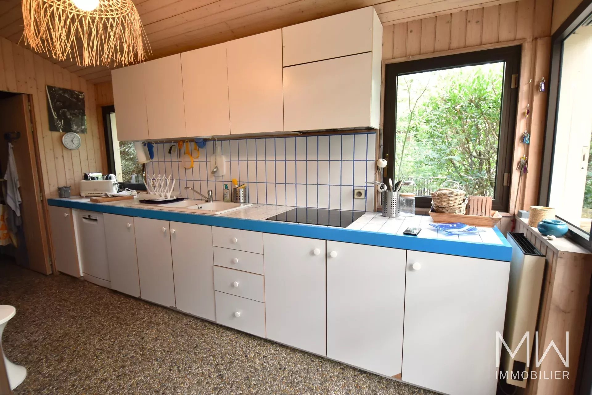 CAP FERRET BETWEEN THE BAY AND THE OCEAN